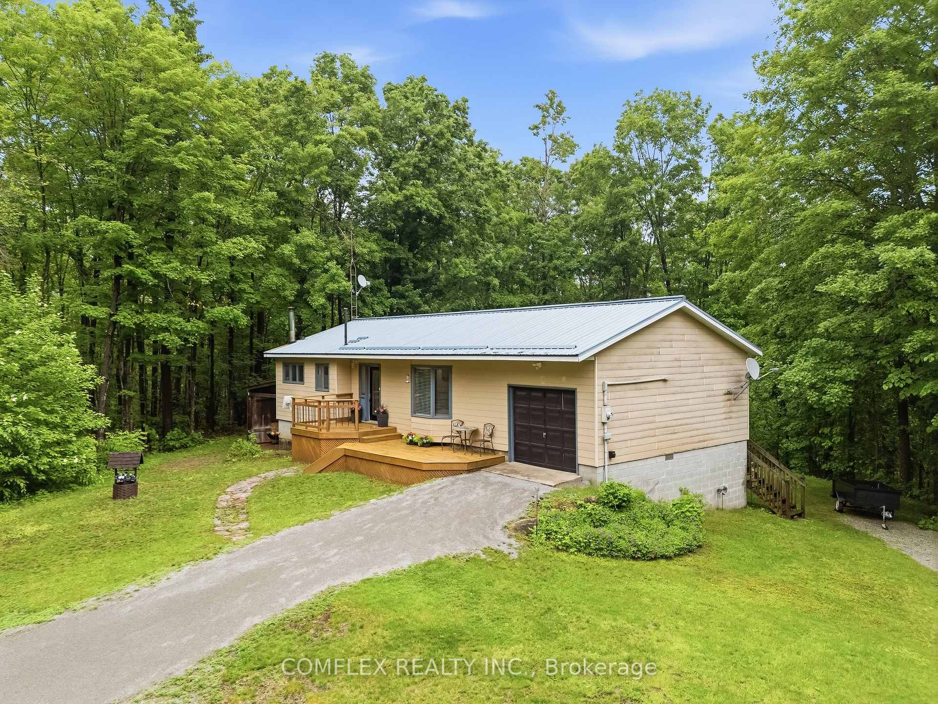 Photo 4 of 1354 Clear Lake Road, Minden Hills, Lutterworth — HOMEH