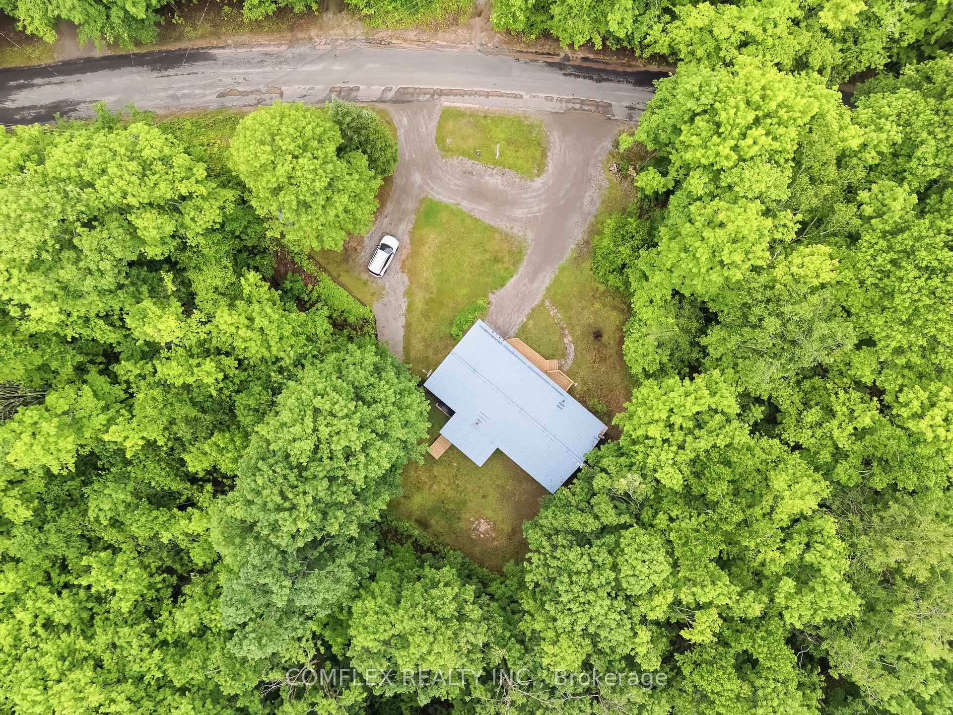 Photo 5 of 1354 Clear Lake Road, Minden Hills, Lutterworth — HOMEH