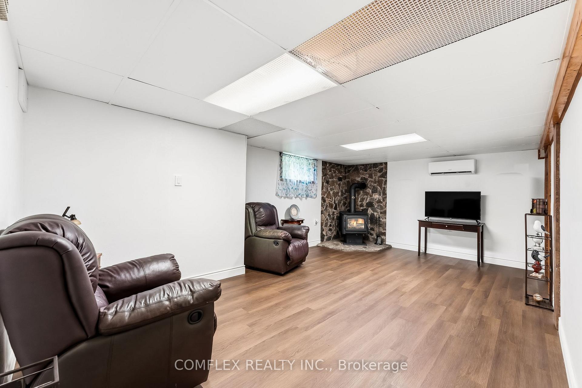 Photo 28 of 1354 Clear Lake Road, Minden Hills, Lutterworth — HOMEH