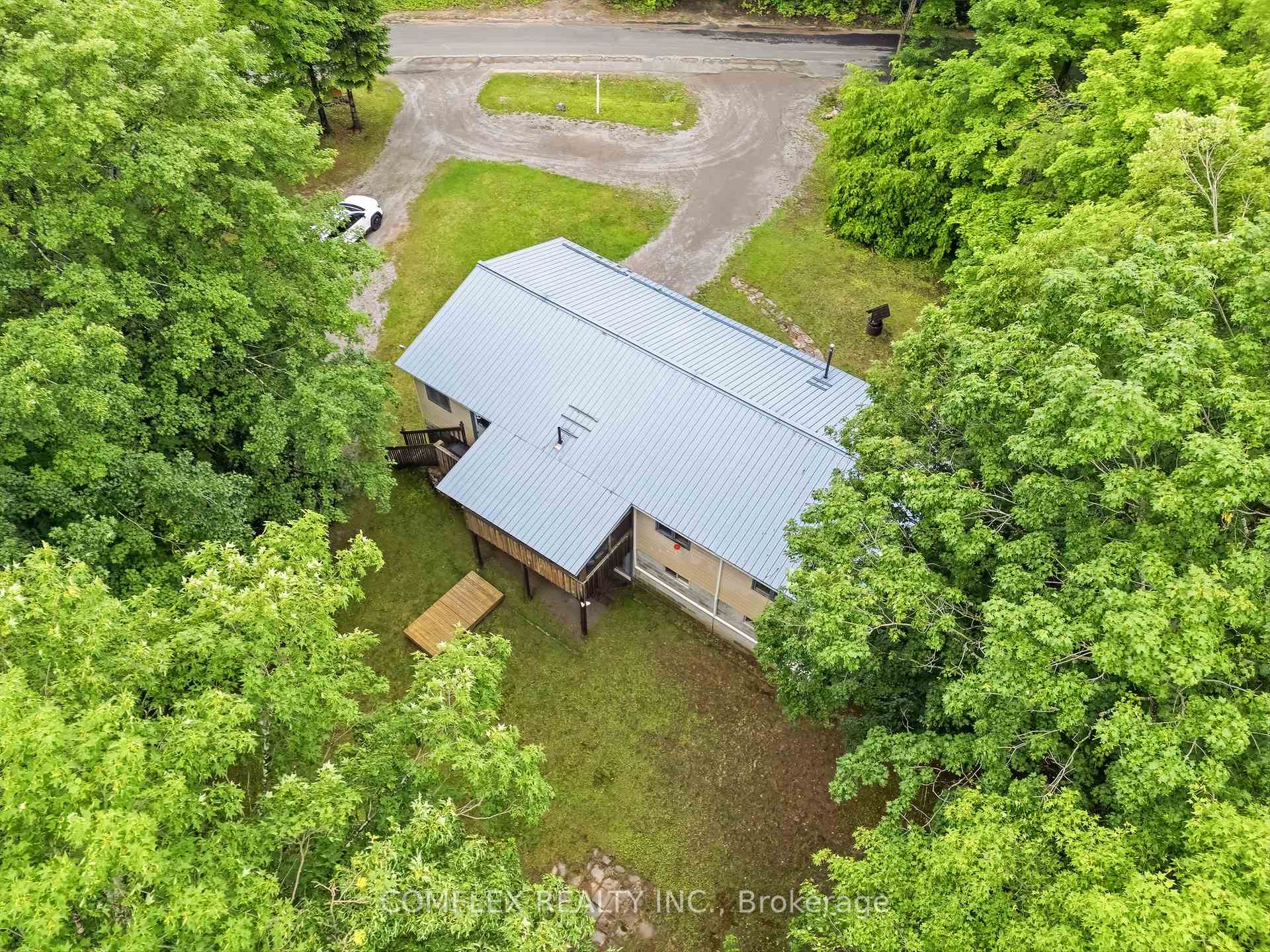Photo 35 of 1354 Clear Lake Road, Minden Hills, Lutterworth — HOMEH