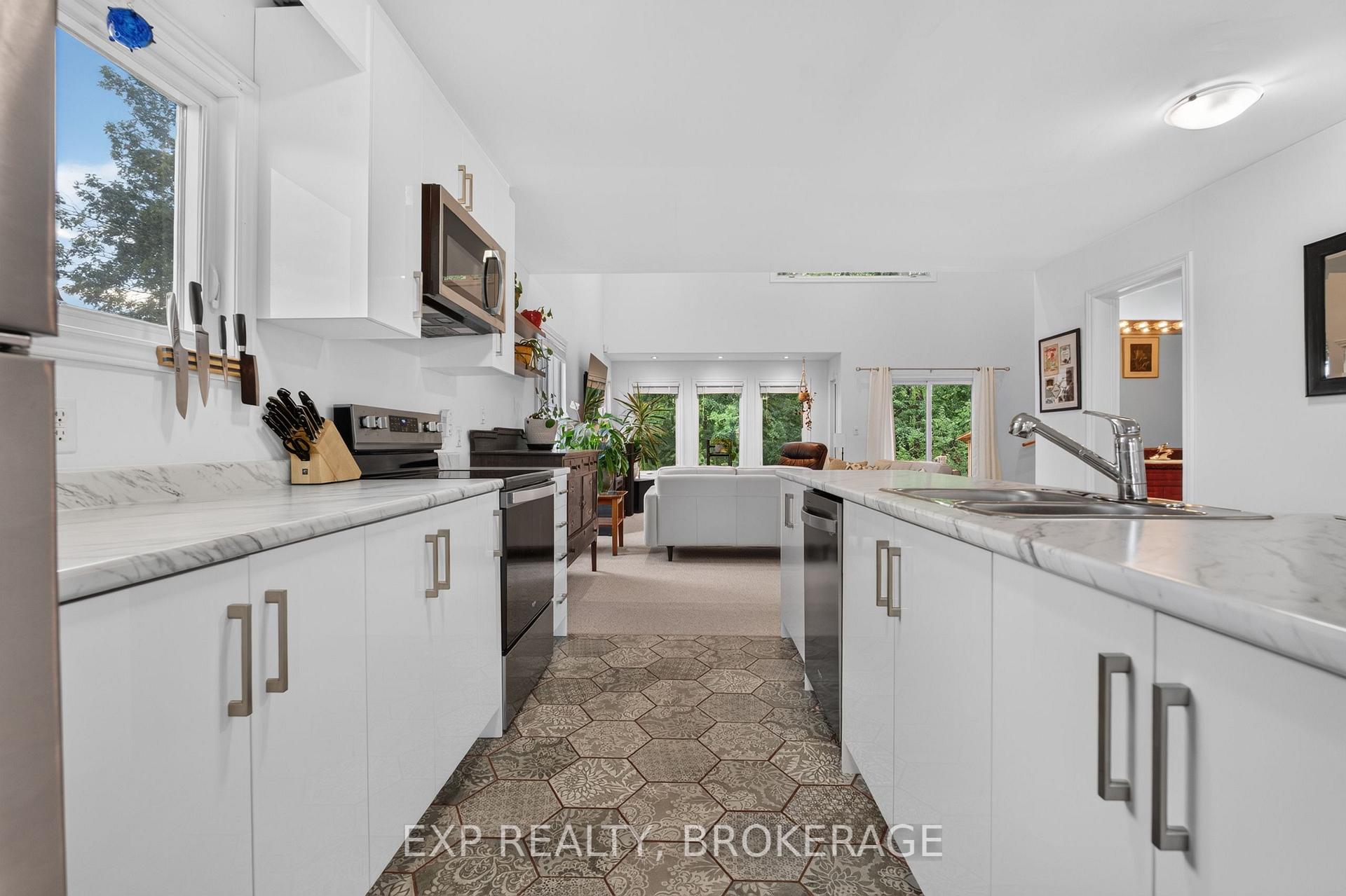 Photo 15 of 159 Macdougall Drive, Loyalist, Amherstview — HOMEH