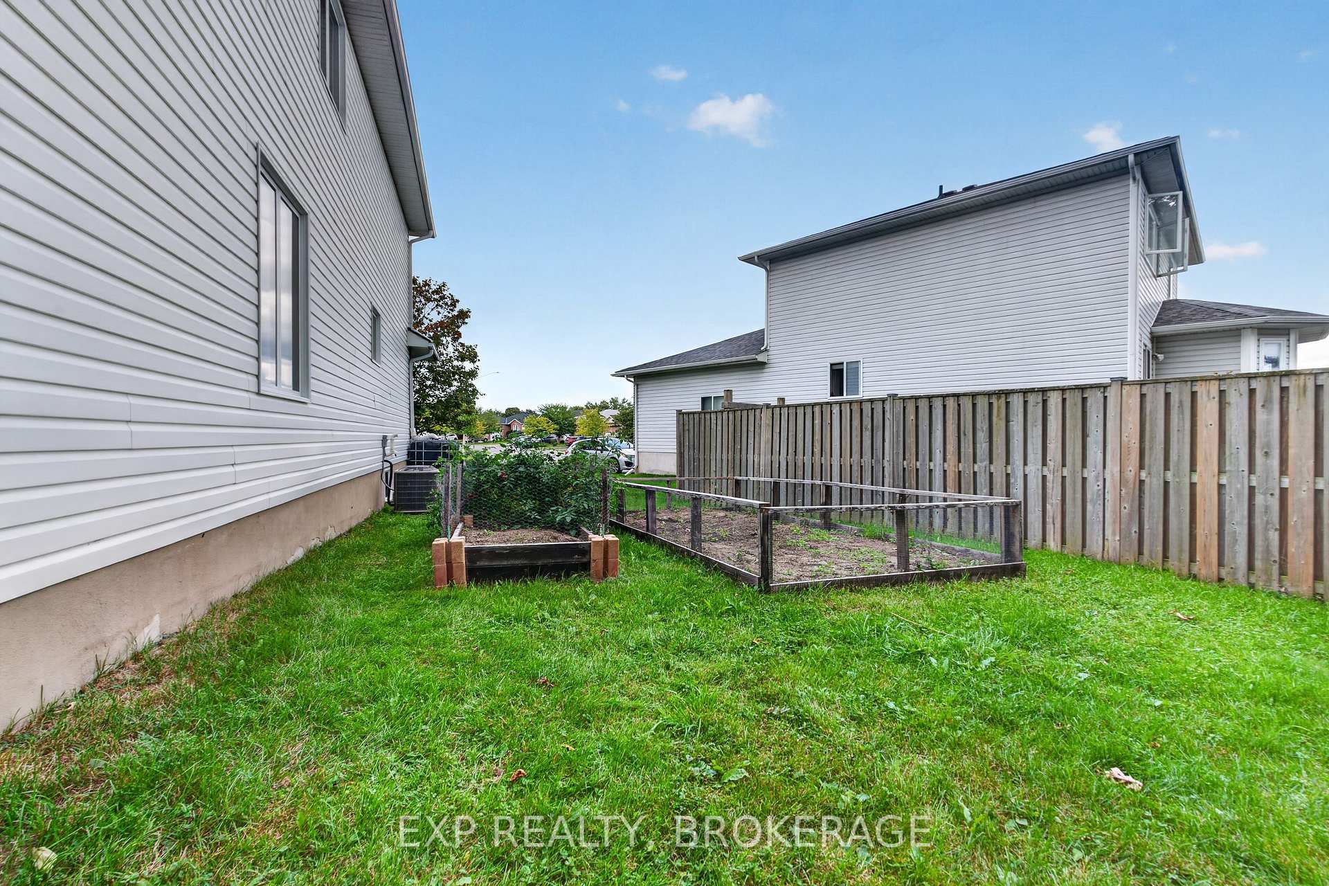 Photo 33 of 159 Macdougall Drive, Loyalist, Amherstview — HOMEH