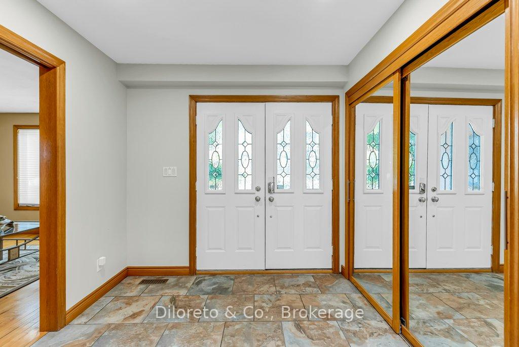 Photo 5 of 28 Foxwood Crescent, Guelph, Kortright Hills — HOMEH