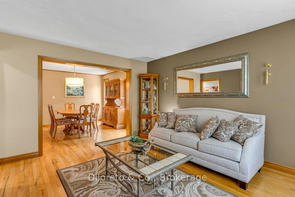 Photo 7 of 28 Foxwood Crescent, Guelph, Kortright Hills — HOMEH