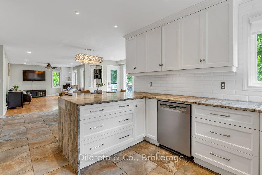 Photo 16 of 28 Foxwood Crescent, Guelph, Kortright Hills — HOMEH