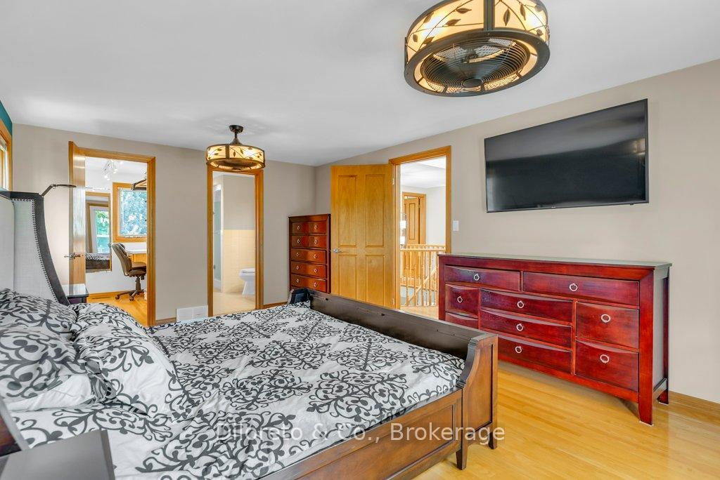 Photo 25 of 28 Foxwood Crescent, Guelph, Kortright Hills — HOMEH