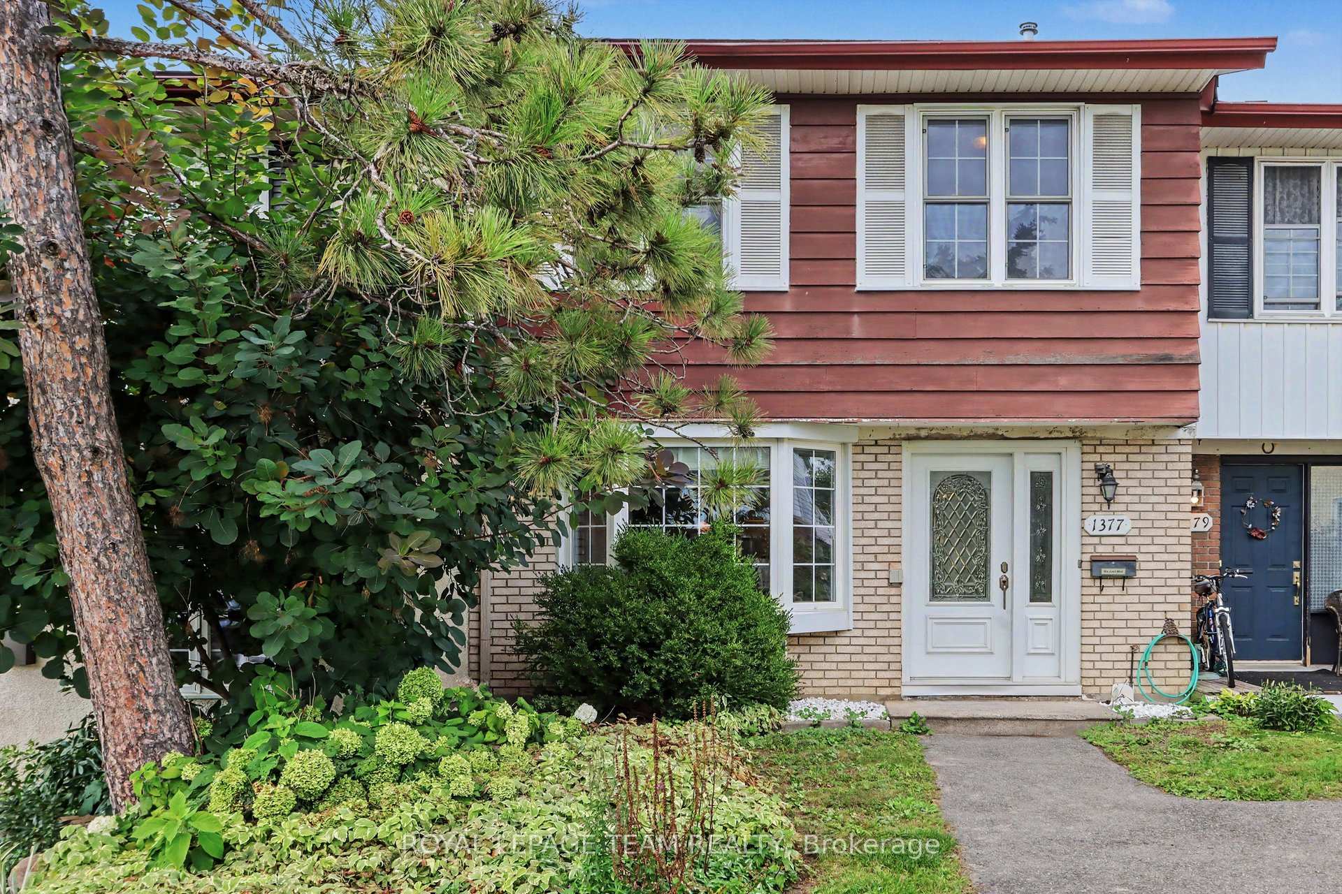 Photo 1 of 1377 Guthrie Street, Ottawa, Leslie Park — HOMEH