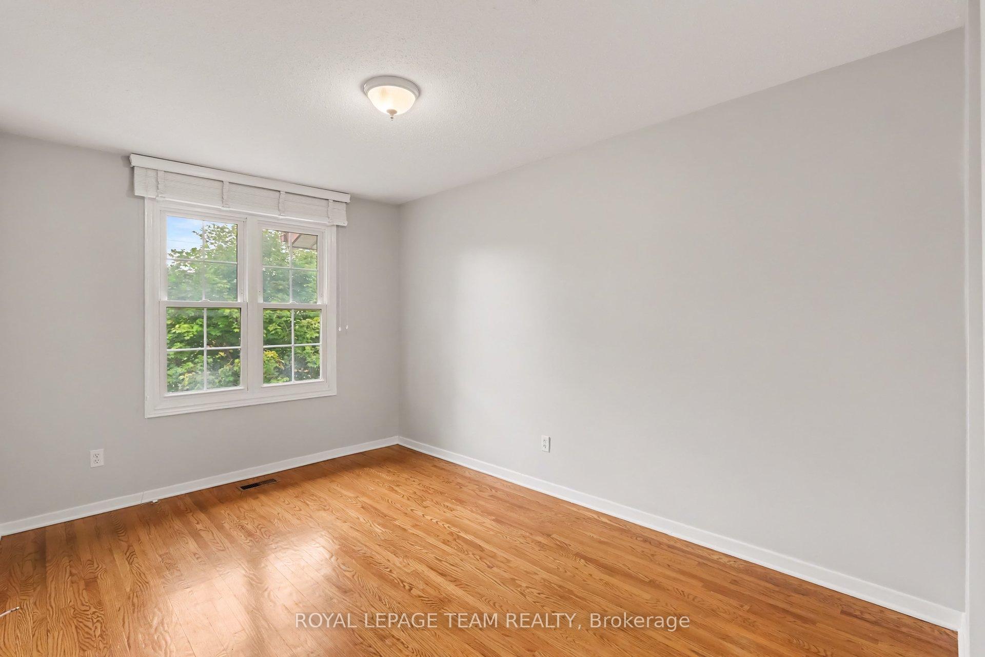 Photo 10 of 1377 Guthrie Street, Ottawa, Leslie Park — HOMEH