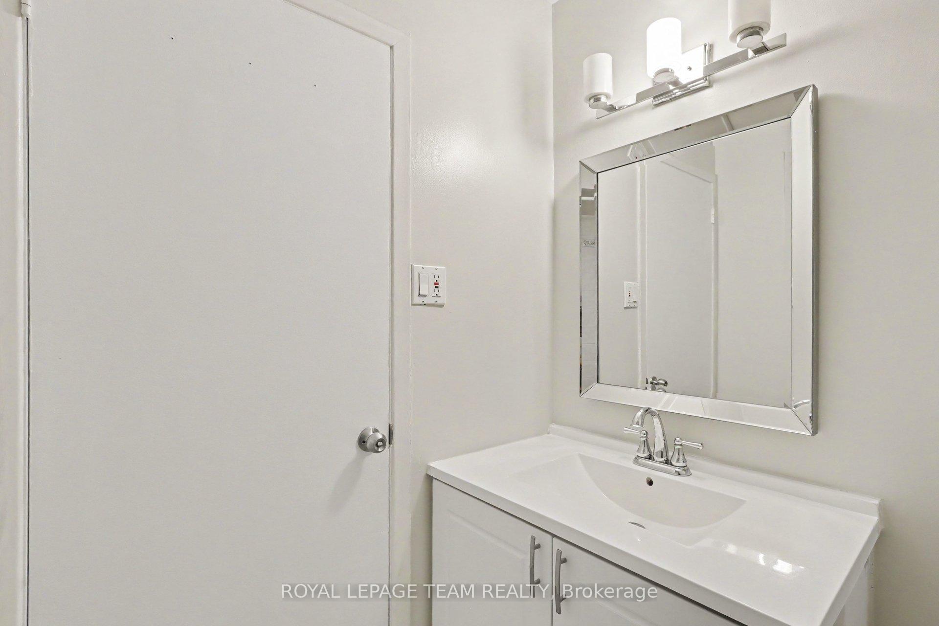 Photo 11 of 1377 Guthrie Street, Ottawa, Leslie Park — HOMEH