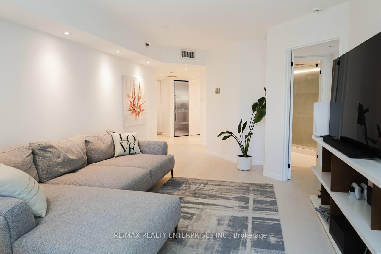 Photo 5 of Unit 600, 38 Elm Street, Toronto, Bay Street Corridor — HOMEH