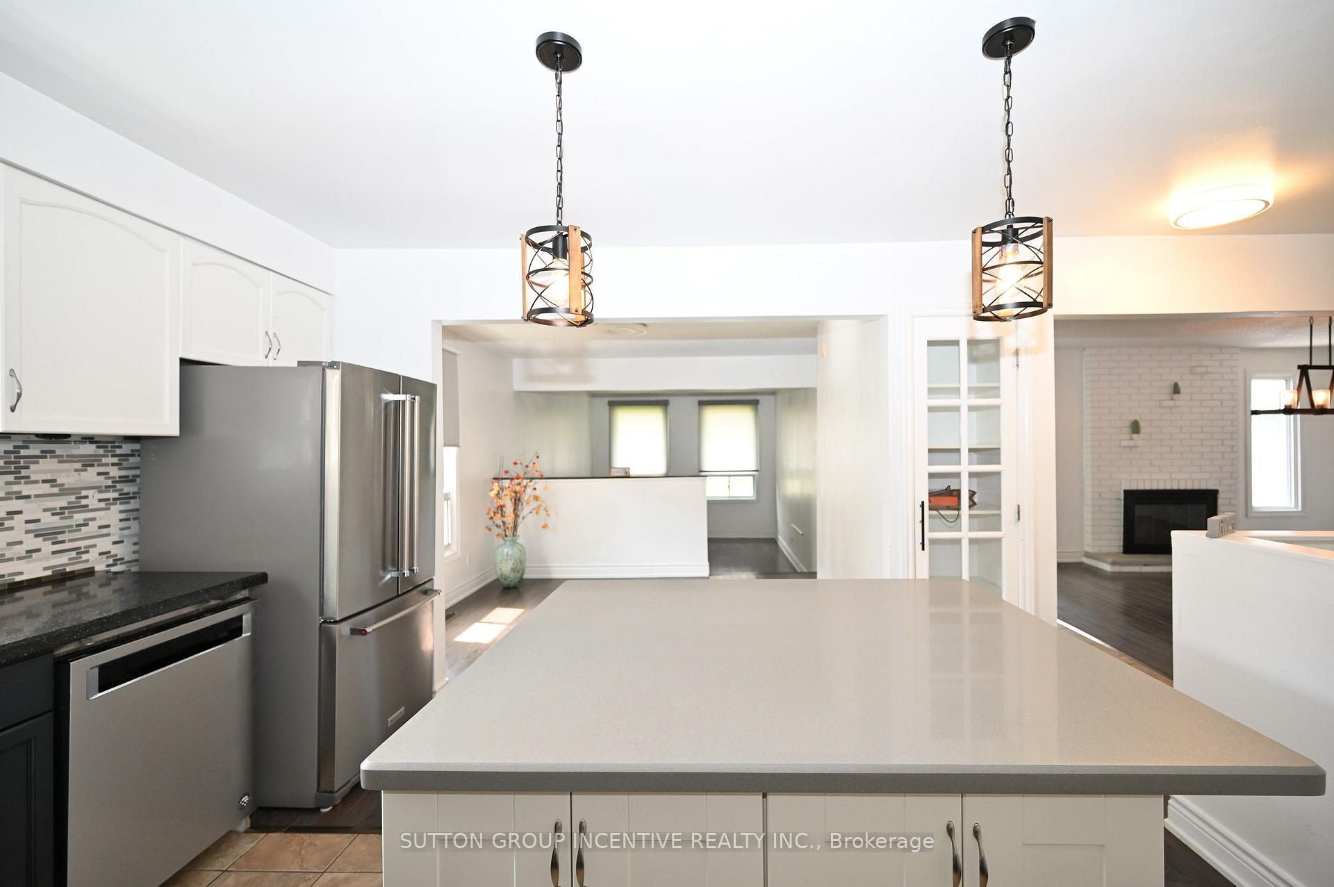 Photo 13 of 7 Huron Street, Barrie, North Shore — HOMEH