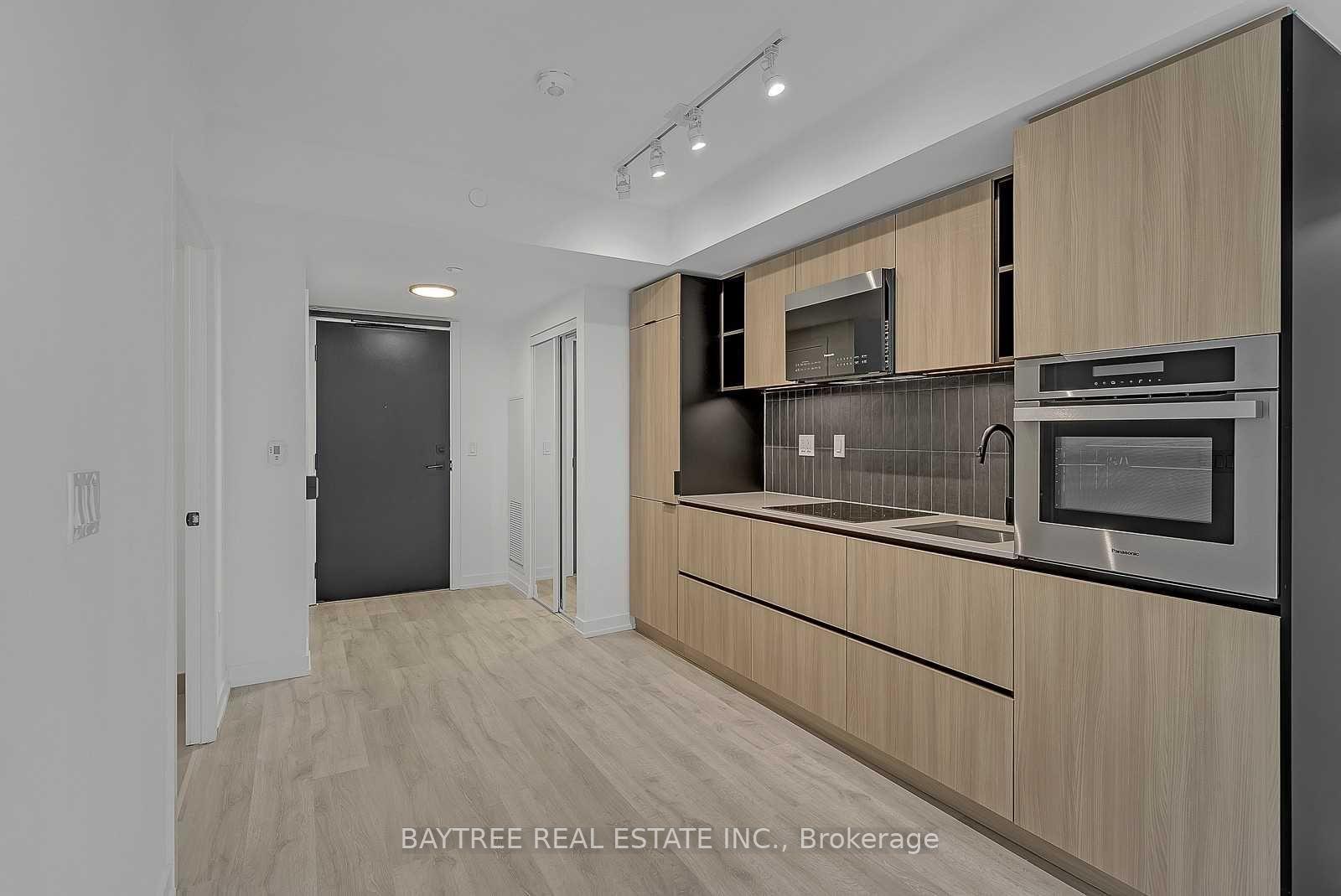 Photo 4 of Unit 303, 2 Augusta Avenue, Toronto, Waterfront Communities — HOMEH
