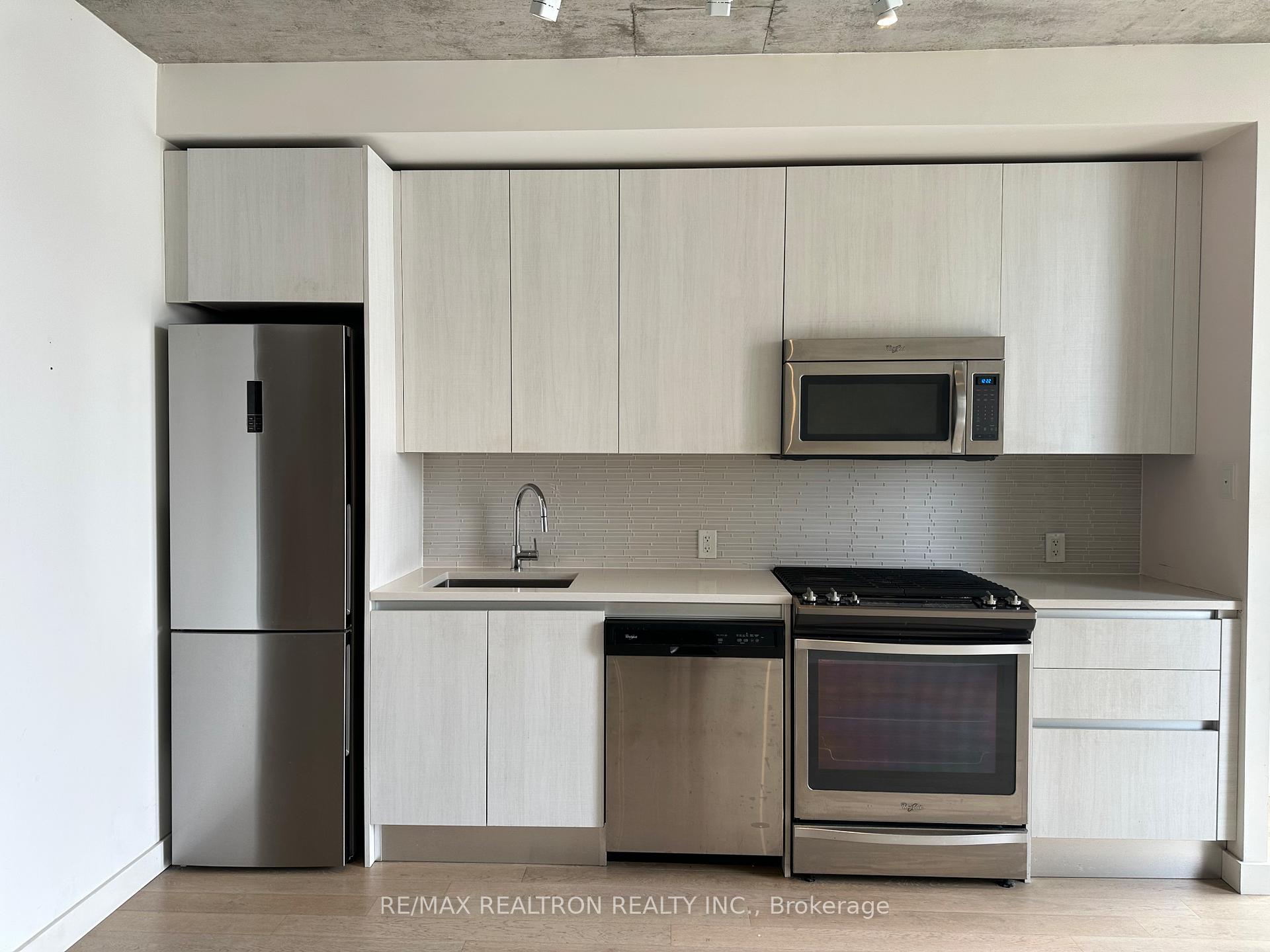 Photo 5 of Unit 410, 111 Bathurst Street, Toronto, Waterfront Communities — HOMEH