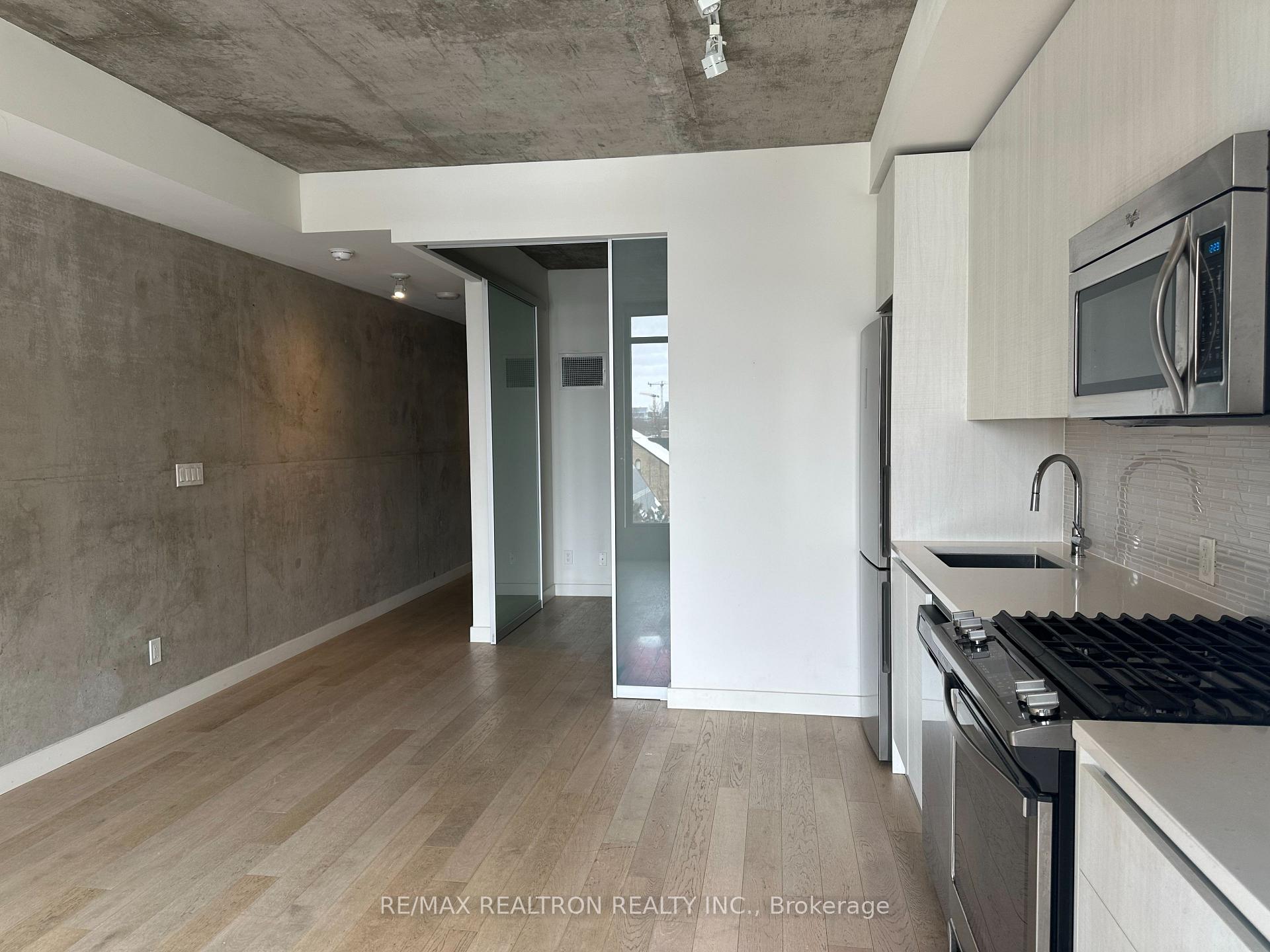 Photo 8 of Unit 410, 111 Bathurst Street, Toronto, Waterfront Communities — HOMEH
