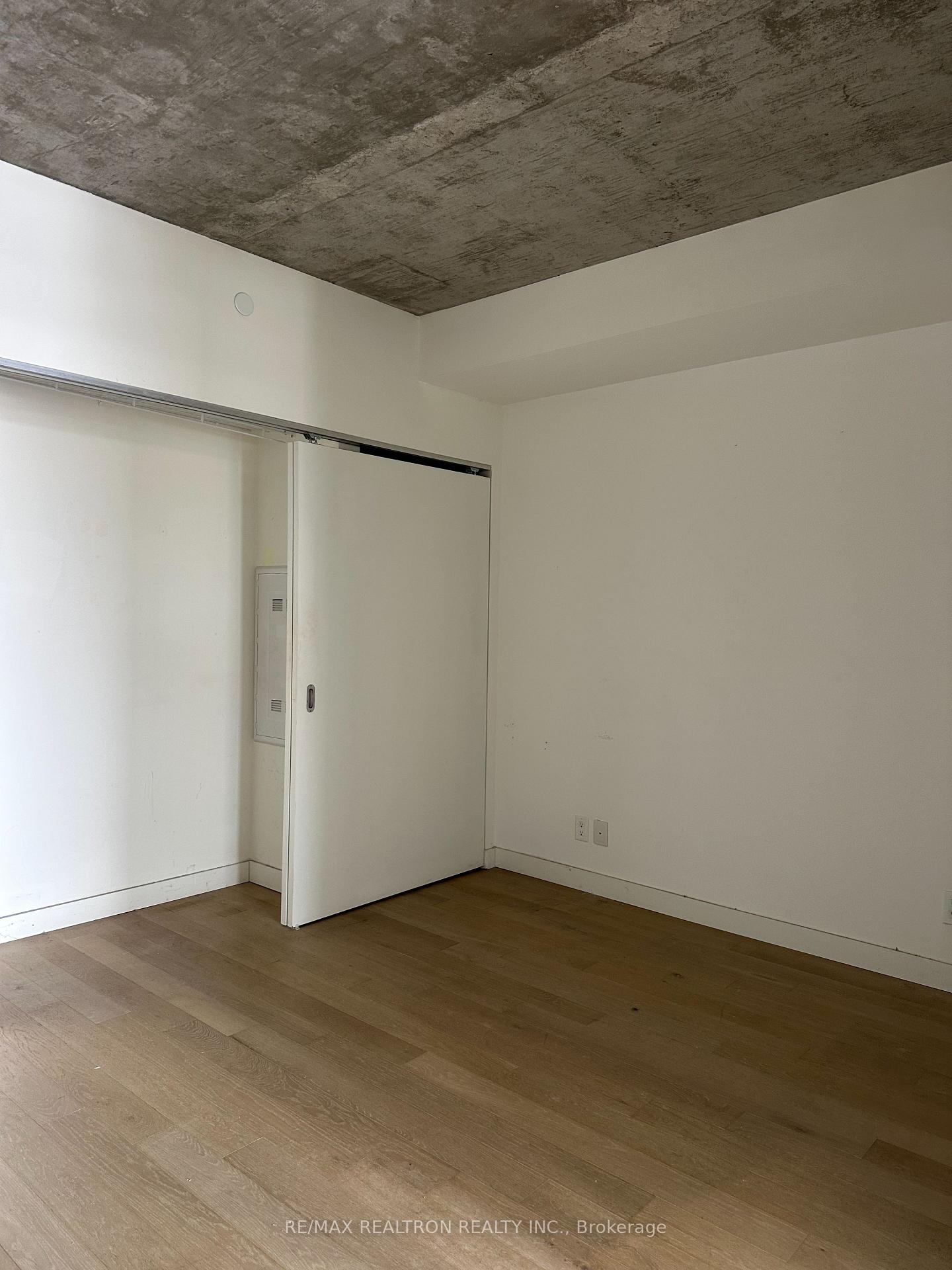 Photo 9 of Unit 410, 111 Bathurst Street, Toronto, Waterfront Communities — HOMEH