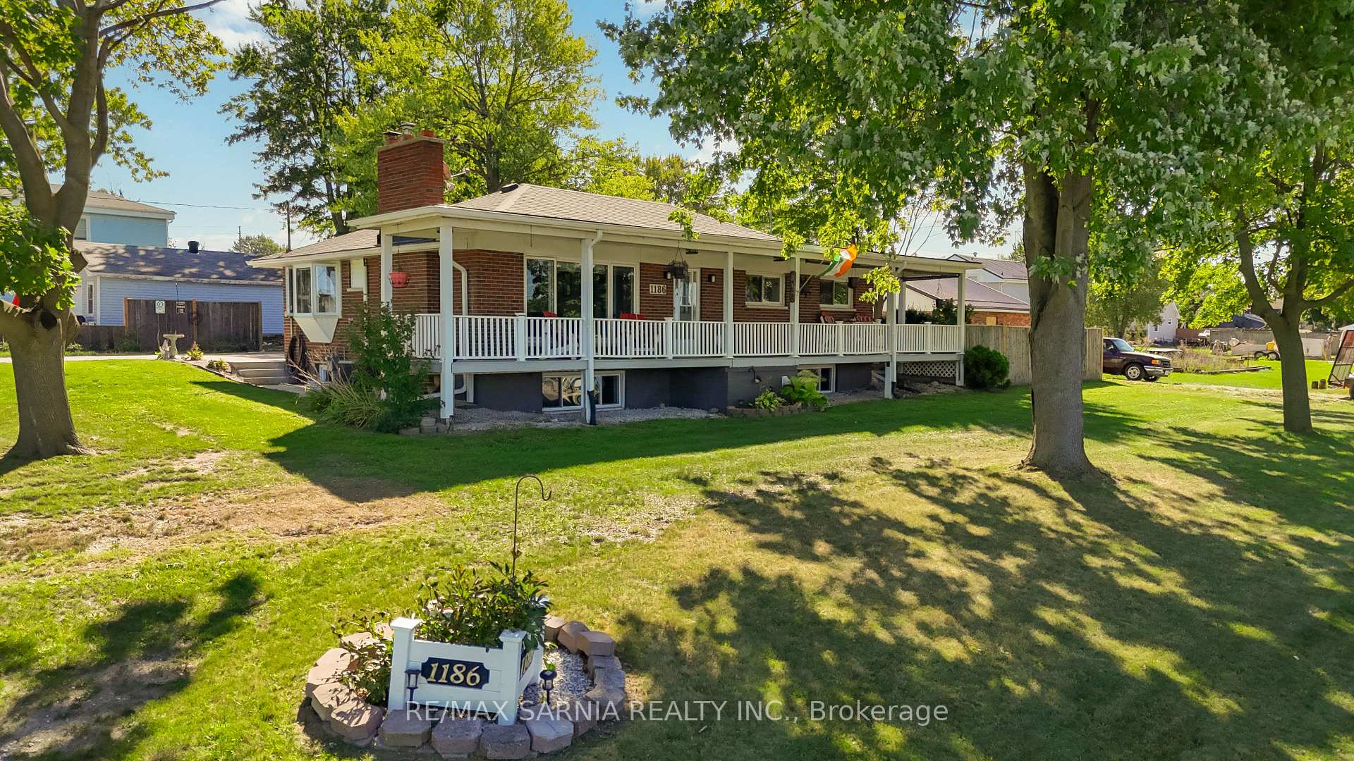 Photo of 1186 St. Clair Parkway