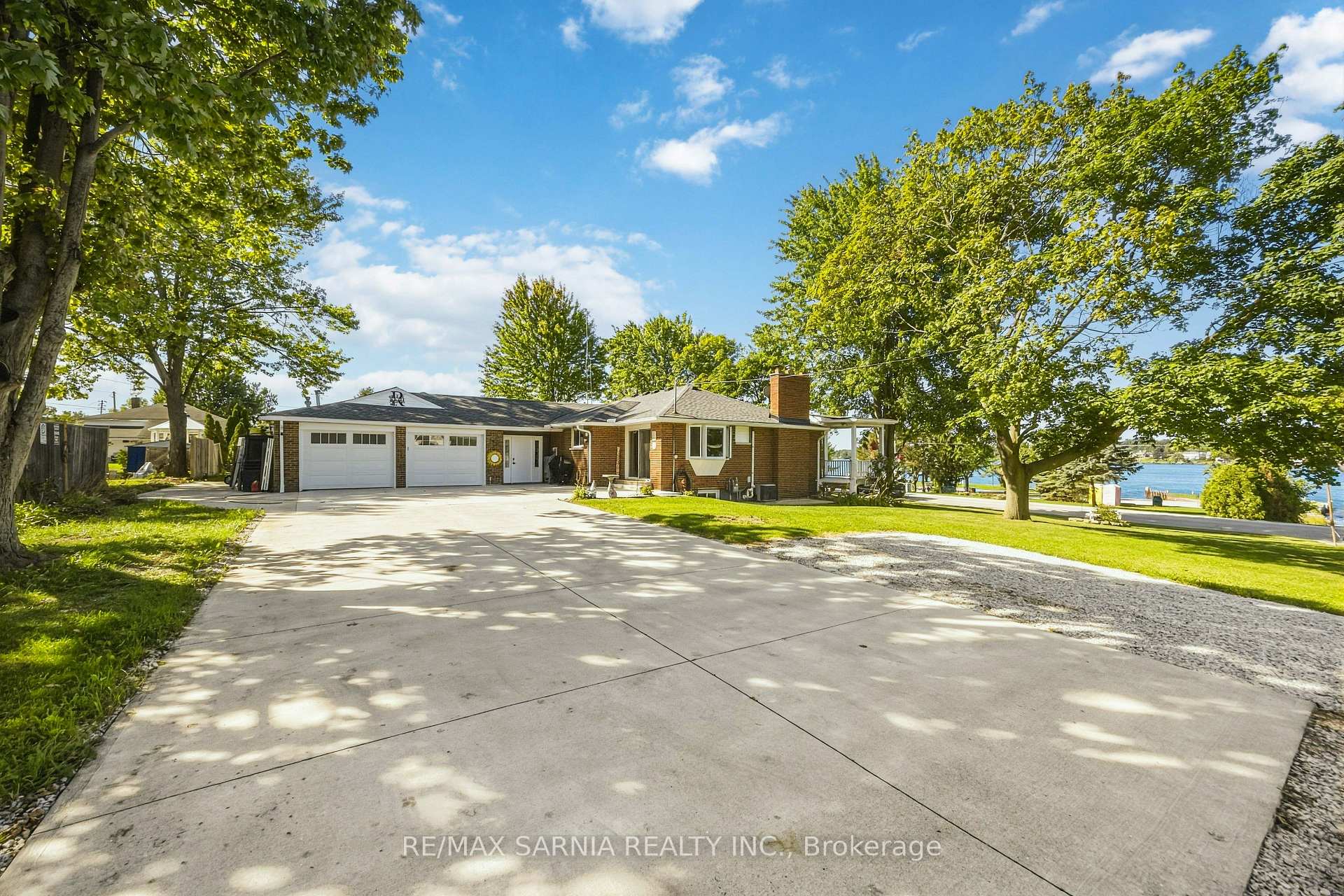 Photo 2 of 1186 St. Clair Parkway, St. Clair — HOMEH