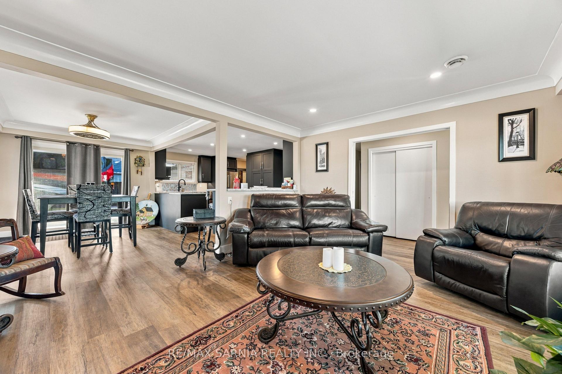 Photo 10 of 1186 St. Clair Parkway, St. Clair — HOMEH