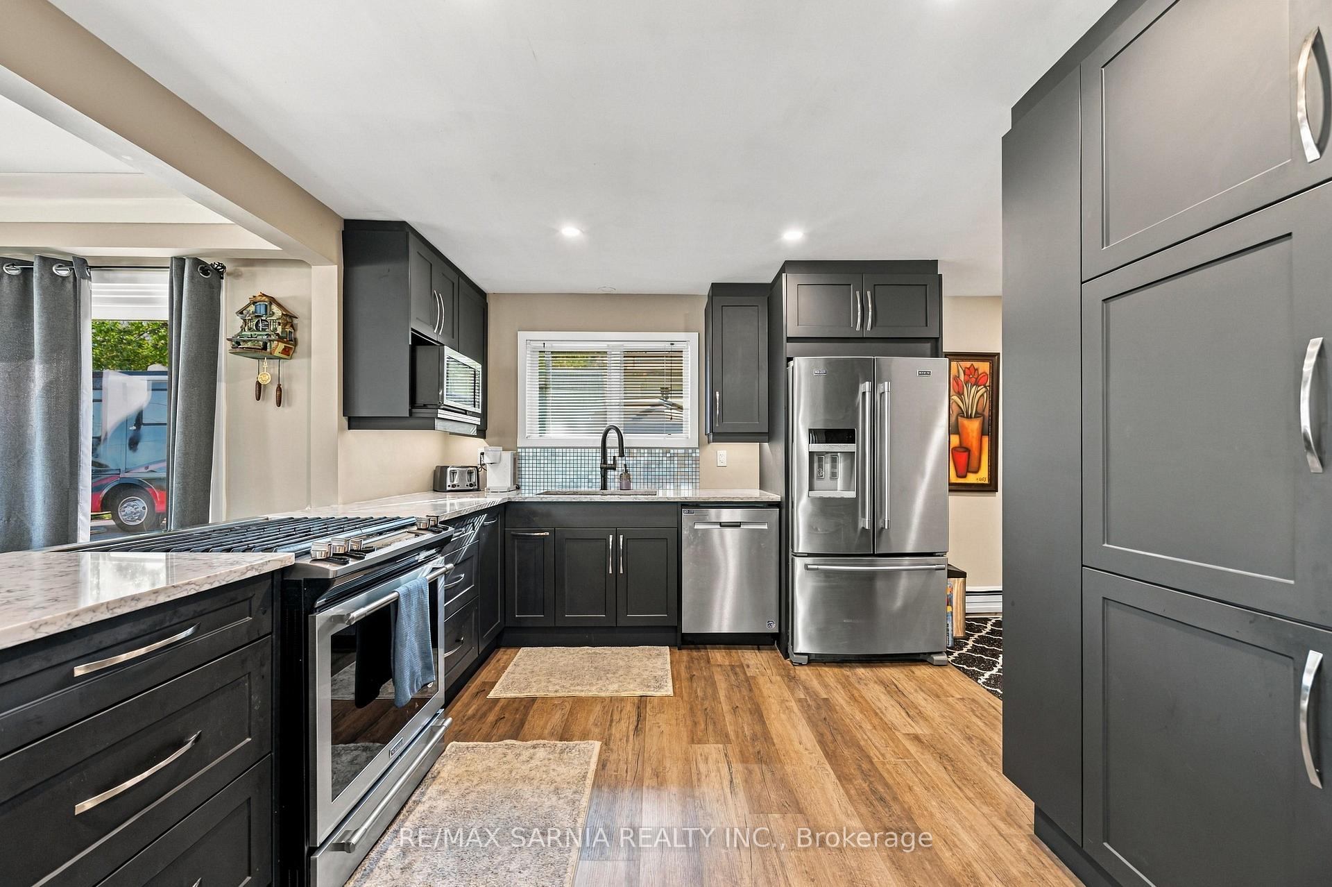 Photo 15 of 1186 St. Clair Parkway, St. Clair — HOMEH