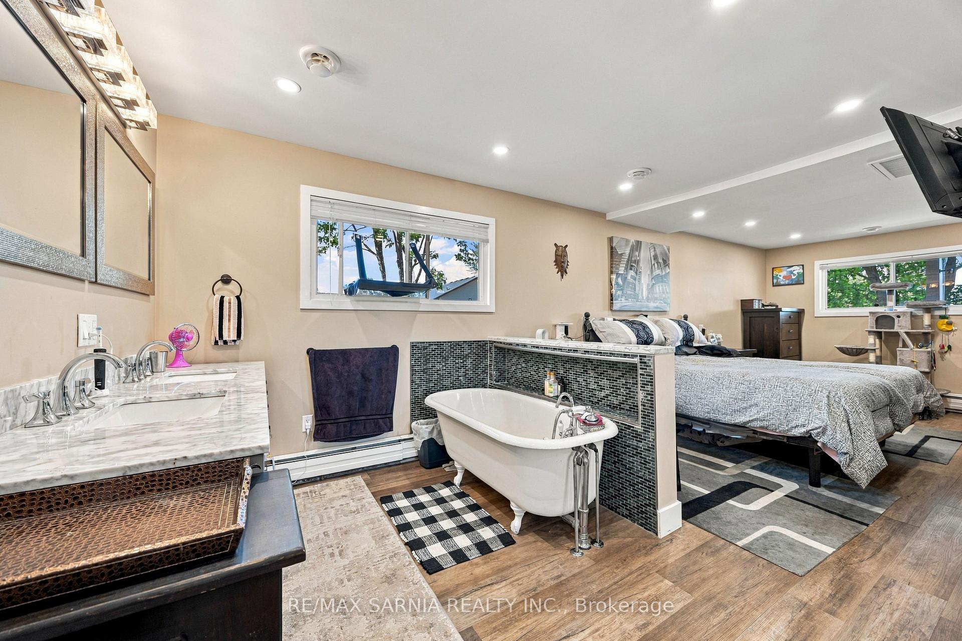 Photo 20 of 1186 St. Clair Parkway, St. Clair — HOMEH