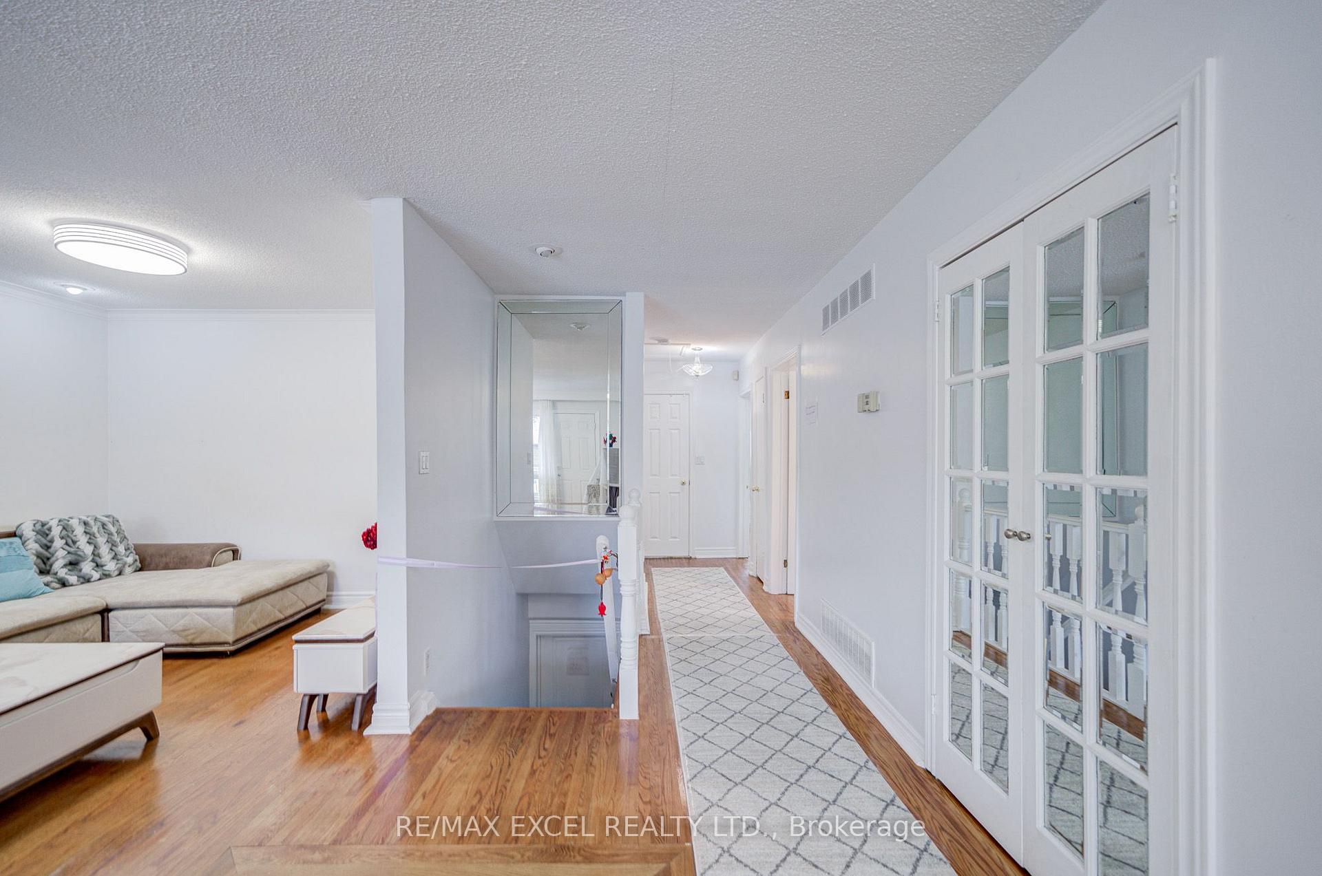 Photo 11 of 155 Edmonton Drive, North York, Pleasant View — HOMEH