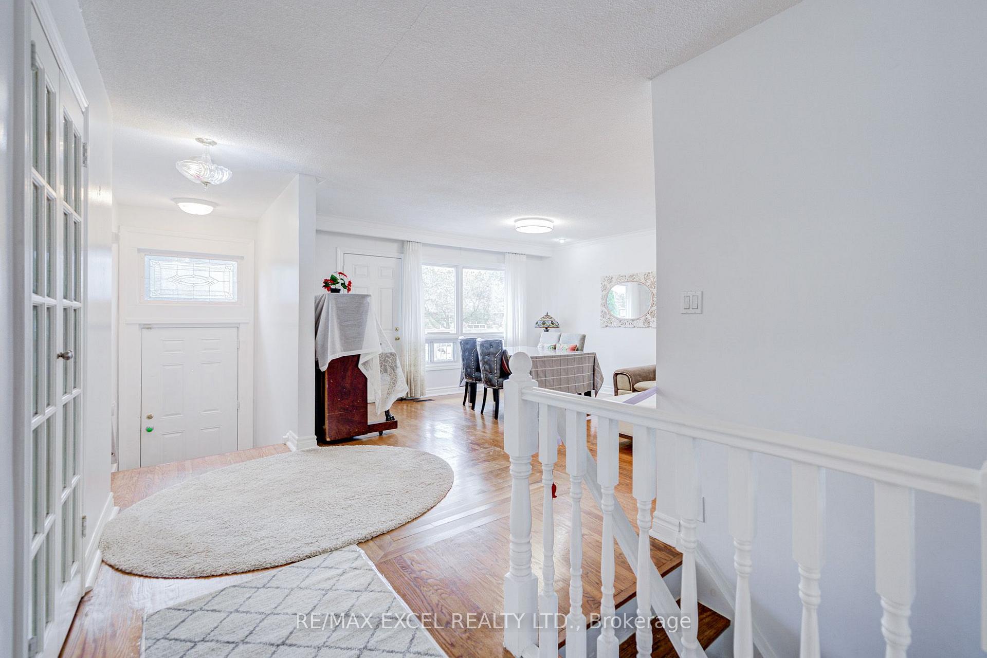 Photo 14 of 155 Edmonton Drive, North York, Pleasant View — HOMEH