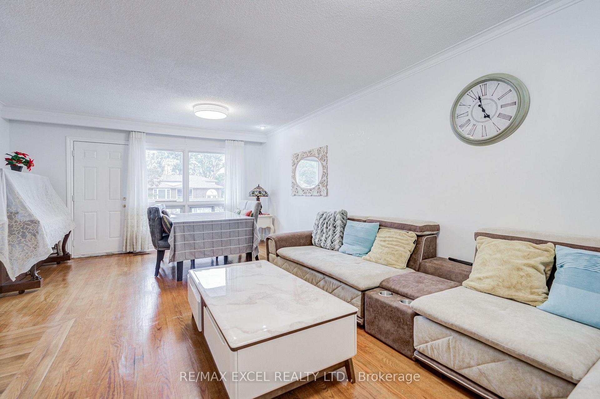 Photo 35 of 155 Edmonton Drive, North York, Pleasant View — HOMEH