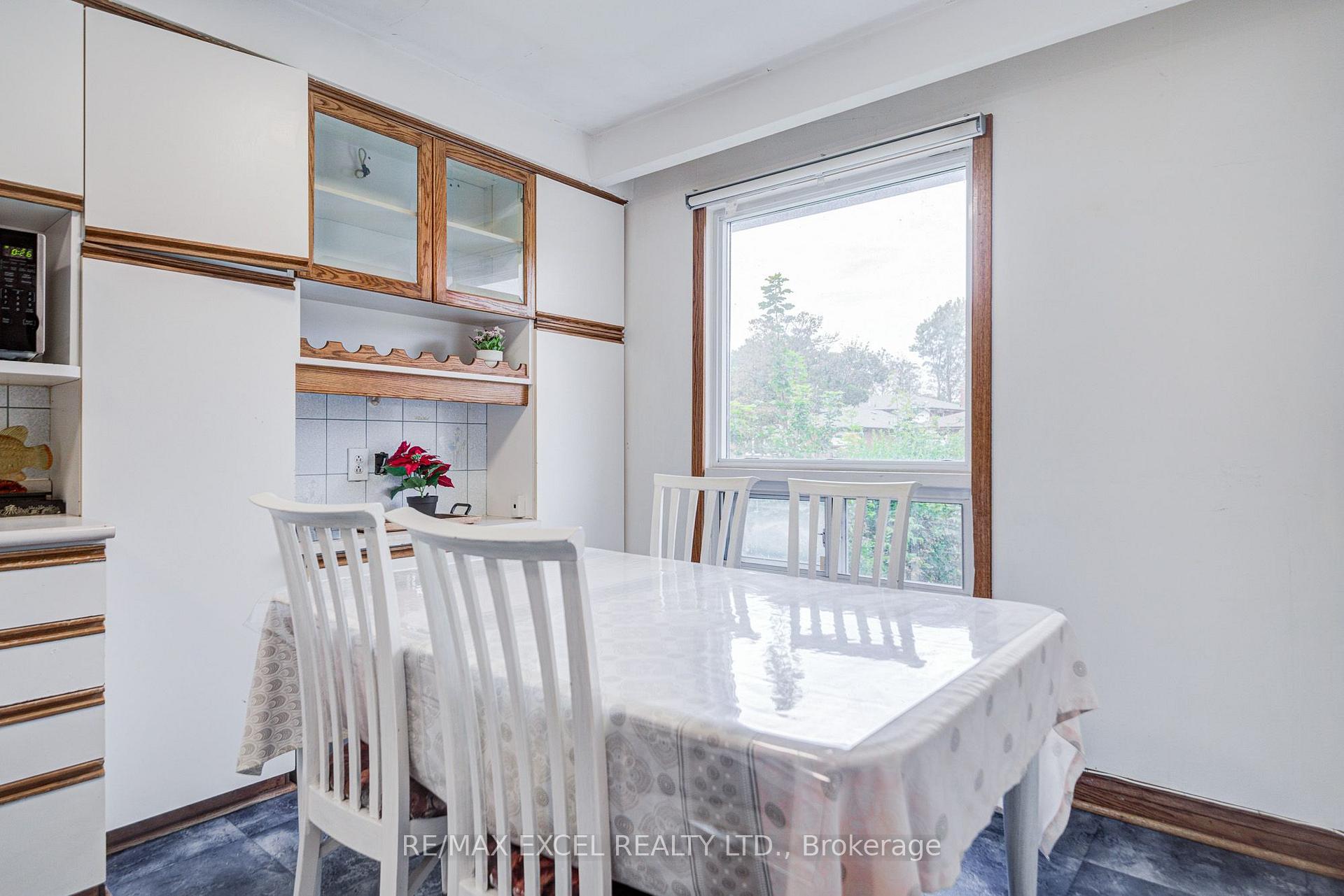 Photo 37 of 155 Edmonton Drive, North York, Pleasant View — HOMEH