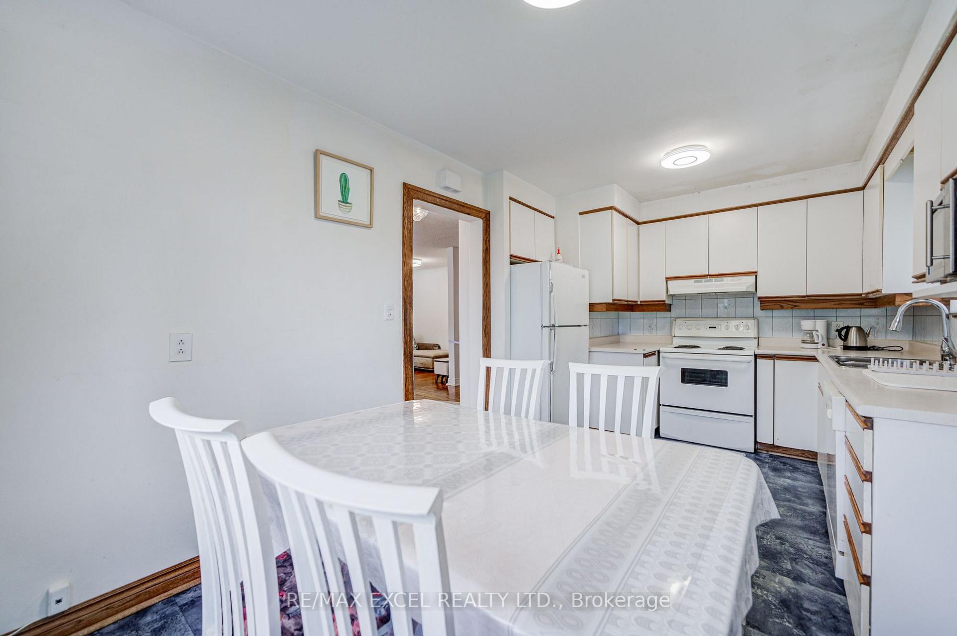 Photo 43 of 155 Edmonton Drive, North York, Pleasant View — HOMEH