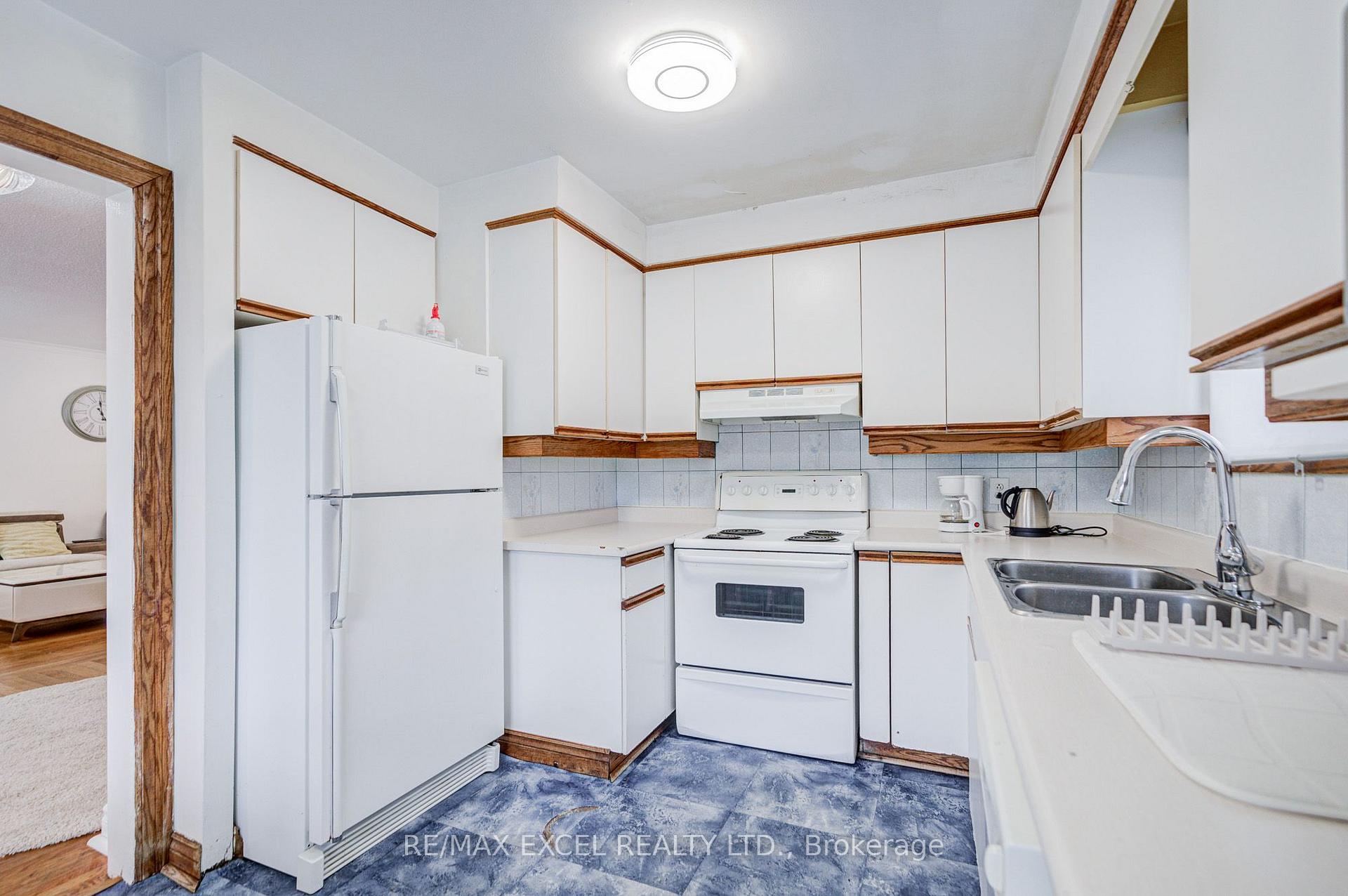 Photo 46 of 155 Edmonton Drive, North York, Pleasant View — HOMEH