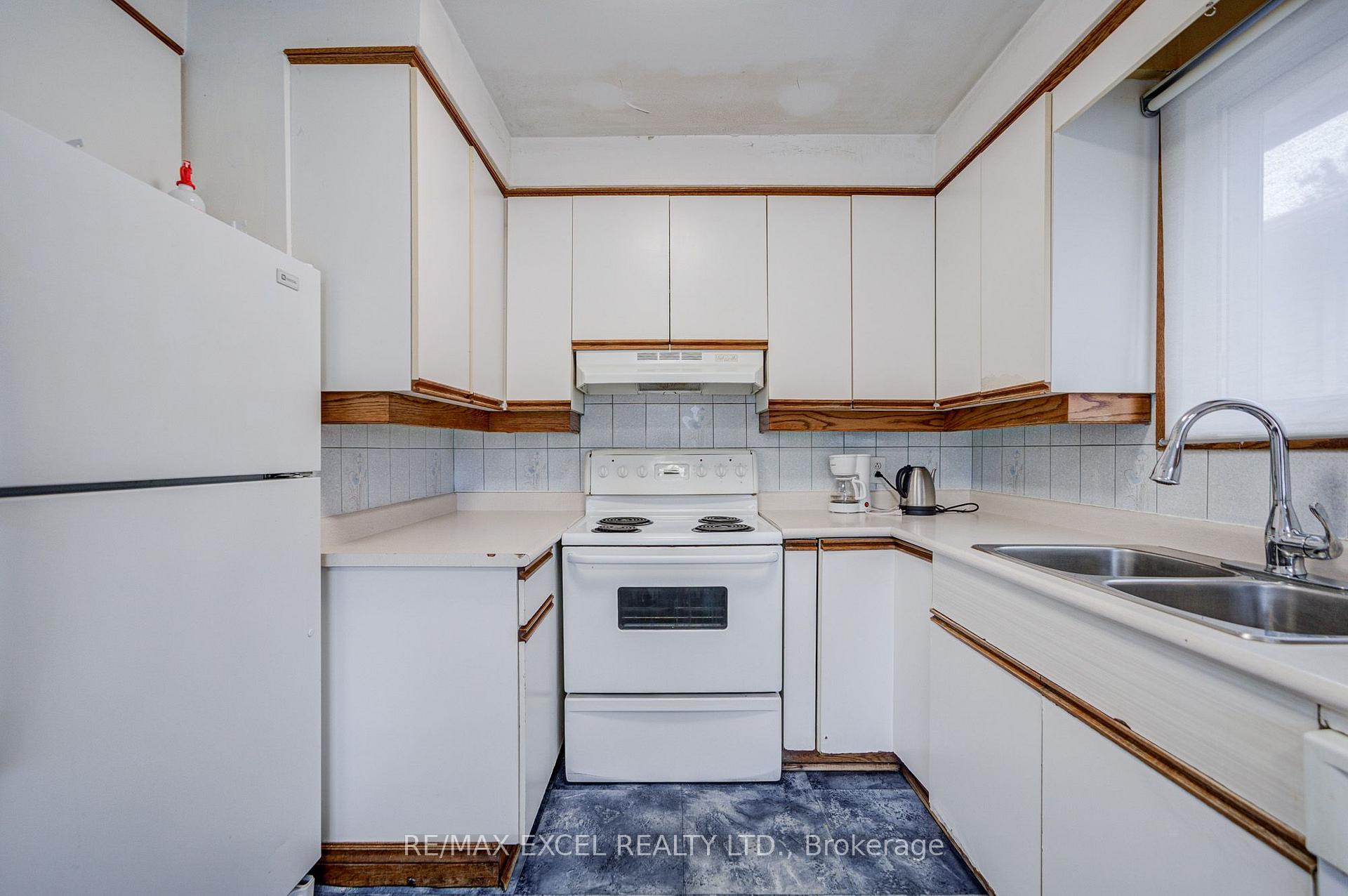 Photo 48 of 155 Edmonton Drive, North York, Pleasant View — HOMEH