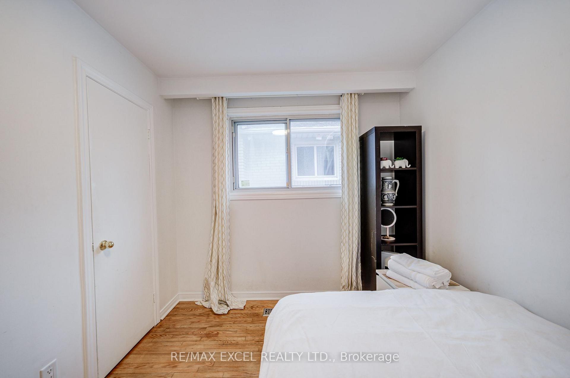 Photo 53 of 155 Edmonton Drive, North York, Pleasant View — HOMEH