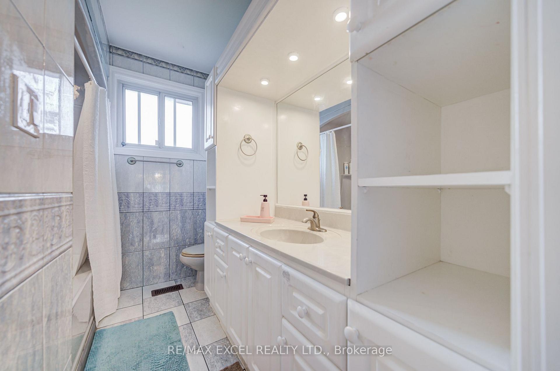 Photo 71 of 155 Edmonton Drive, North York, Pleasant View — HOMEH