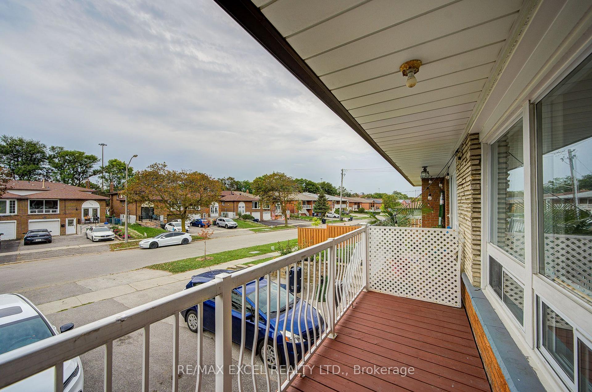 Photo 74 of 155 Edmonton Drive, North York, Pleasant View — HOMEH
