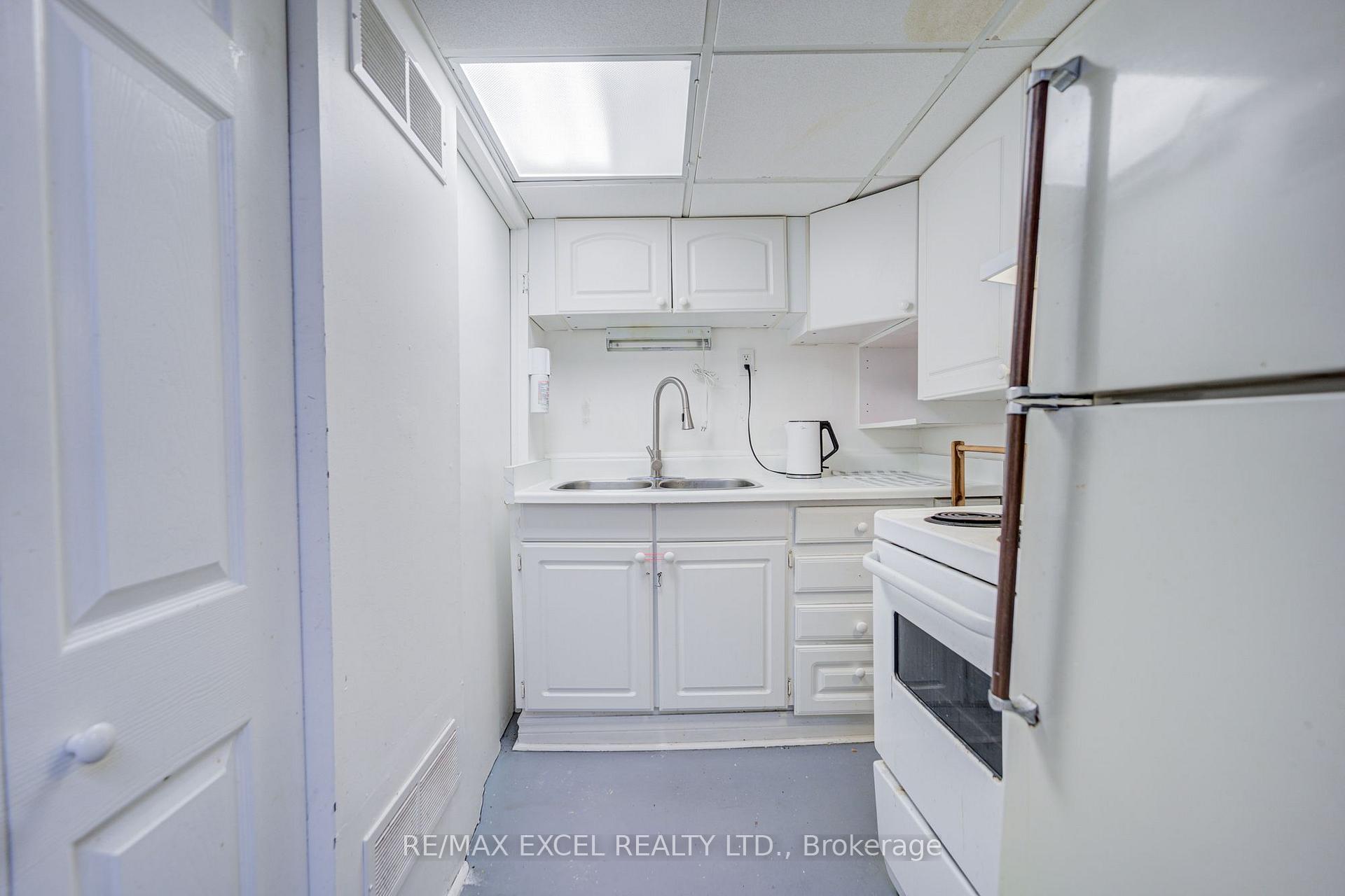 Photo 76 of 155 Edmonton Drive, North York, Pleasant View — HOMEH