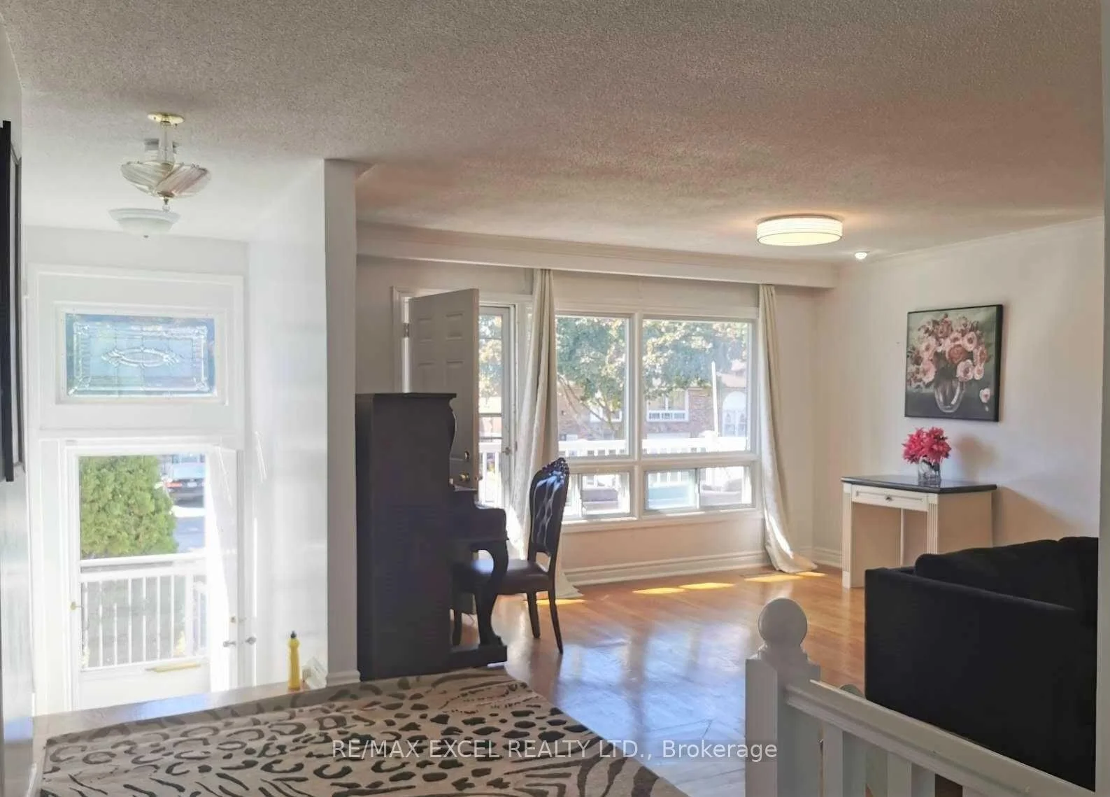 Photo 7 of 155 Edmonton Drive, North York, Pleasant View — HOMEH