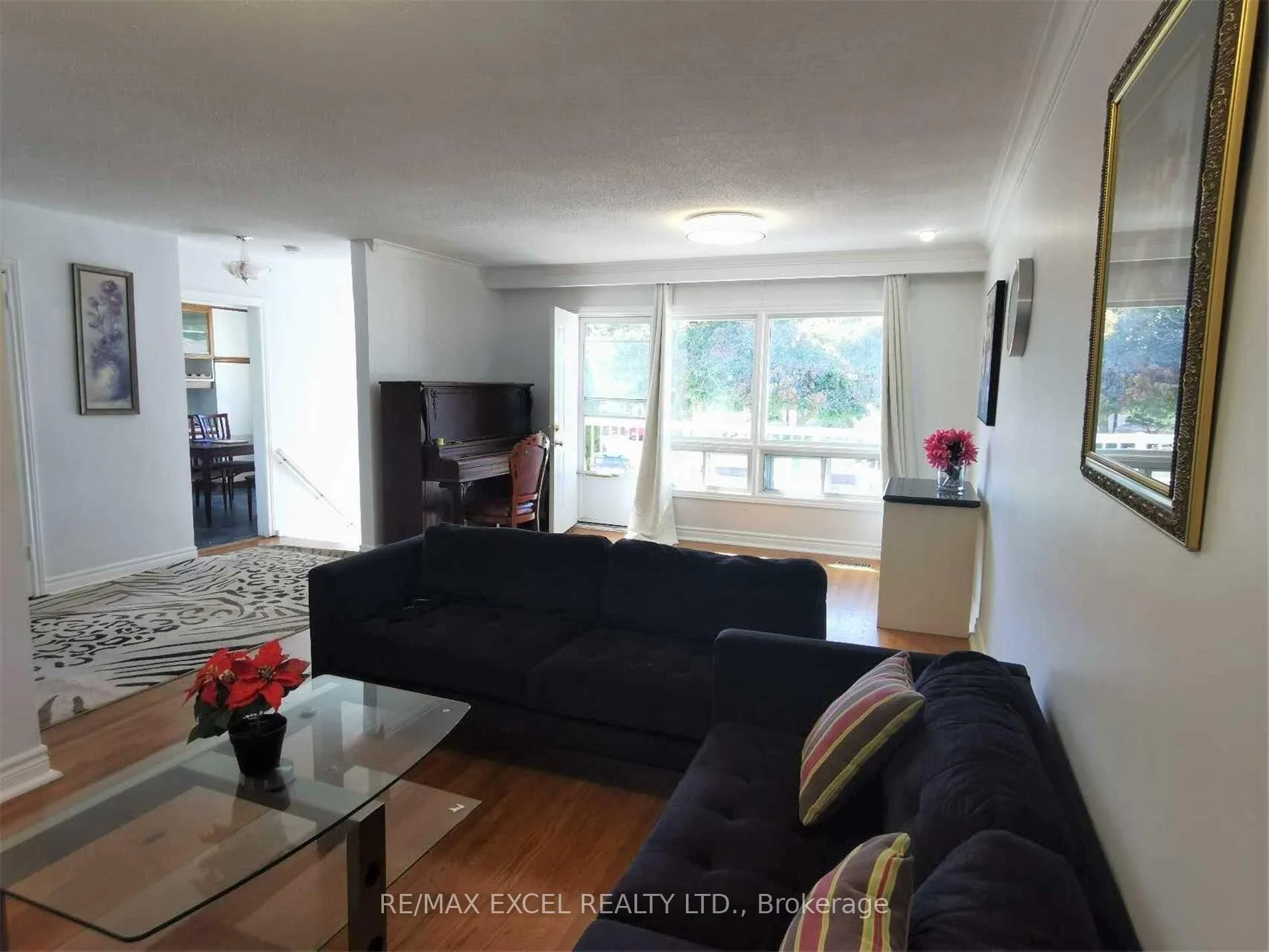 Photo 8 of 155 Edmonton Drive, North York, Pleasant View — HOMEH