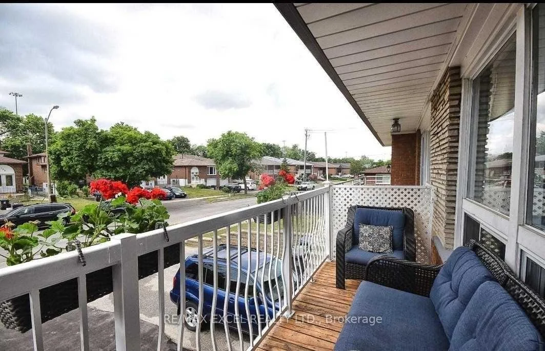 Photo 55 of 155 Edmonton Drive, North York, Pleasant View — HOMEH