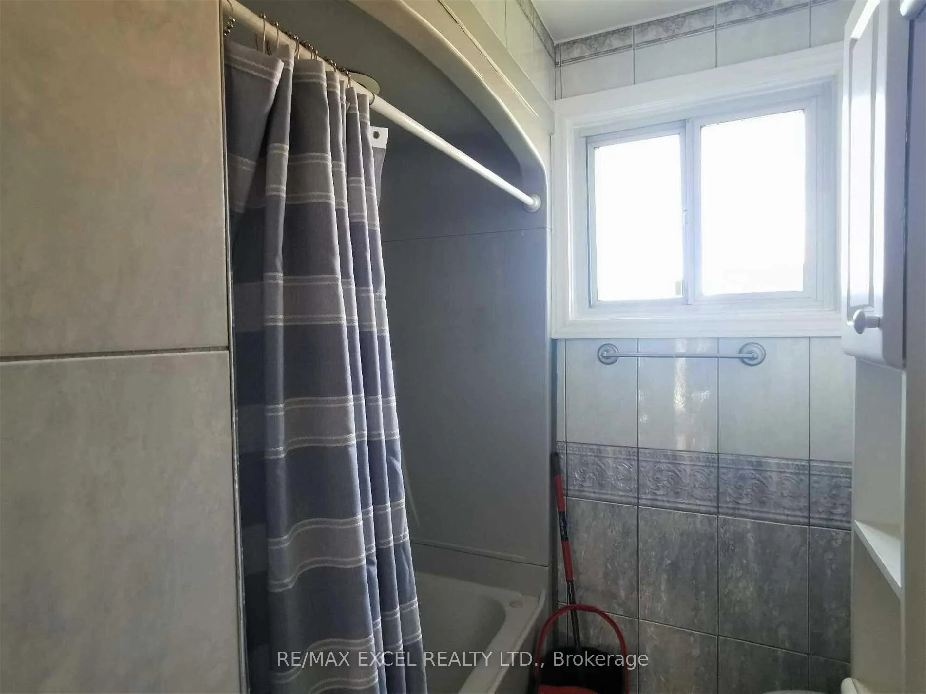 Photo 65 of 155 Edmonton Drive, North York, Pleasant View — HOMEH