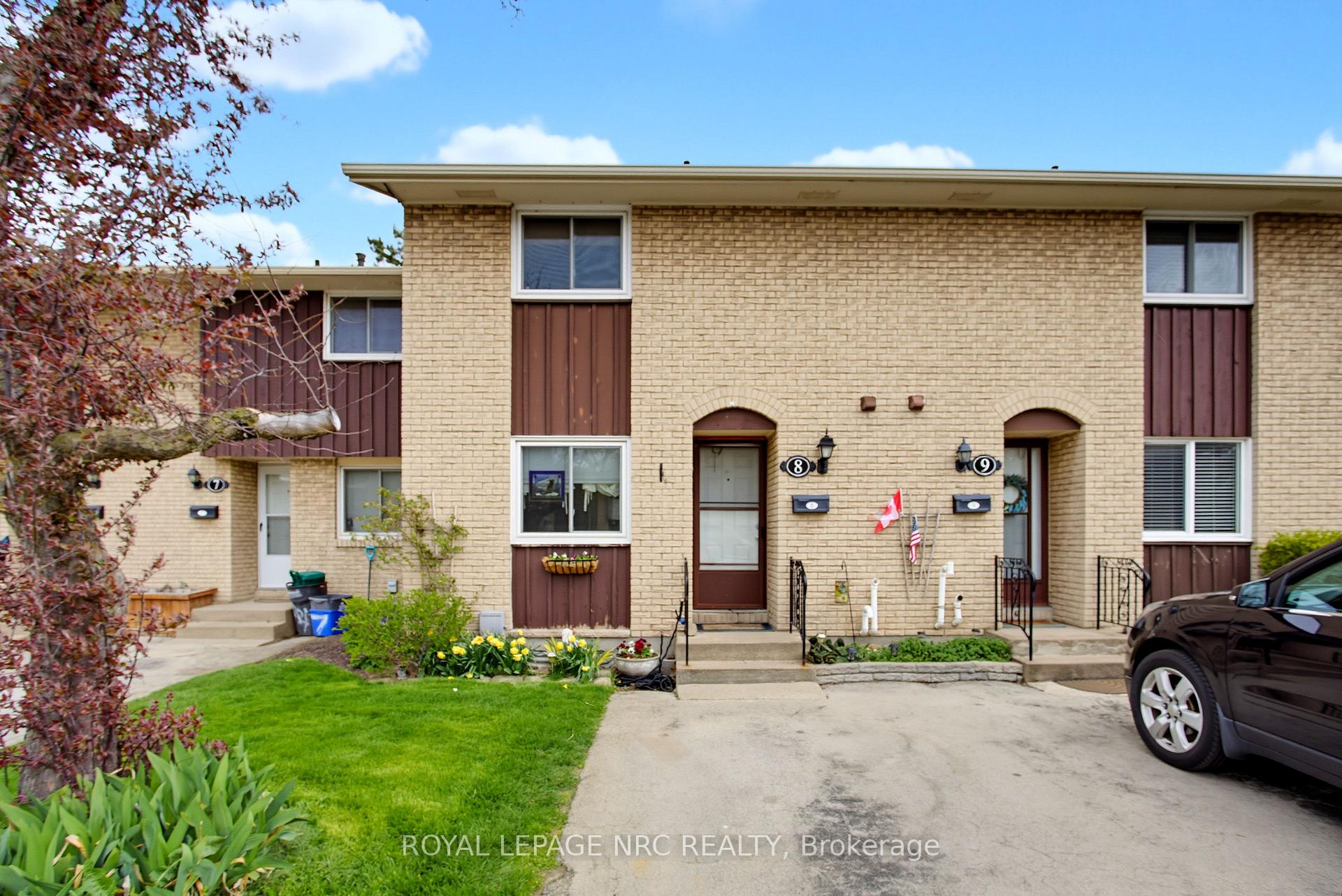 Photo of Unit 8, 50 Lakeshore Road