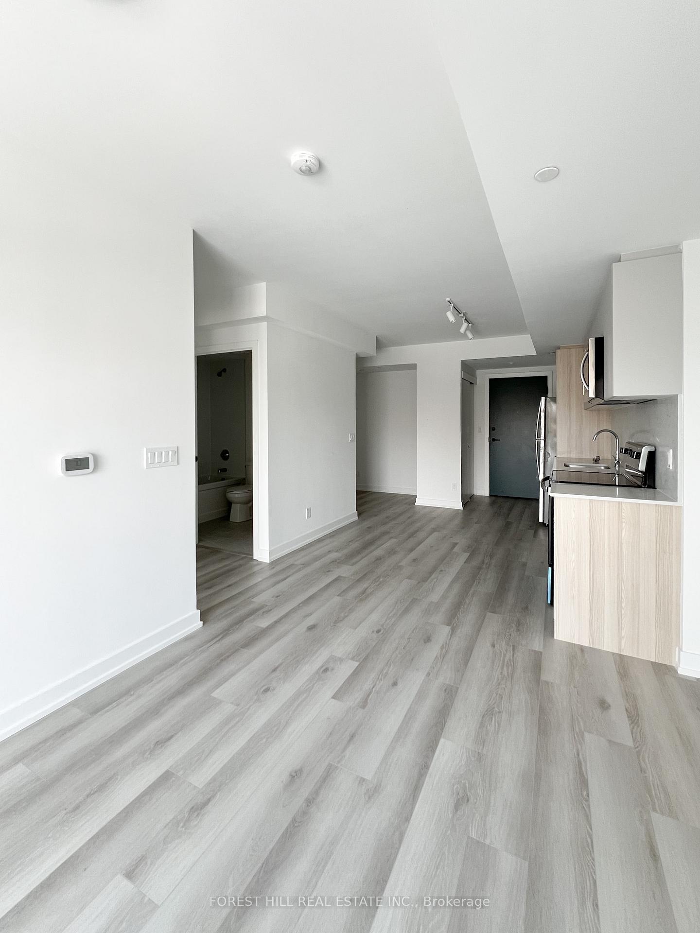 Photo 3 of Unit 606, 2000 Bathurst Street, Toronto, Humewood-Cedarvale — HOMEH