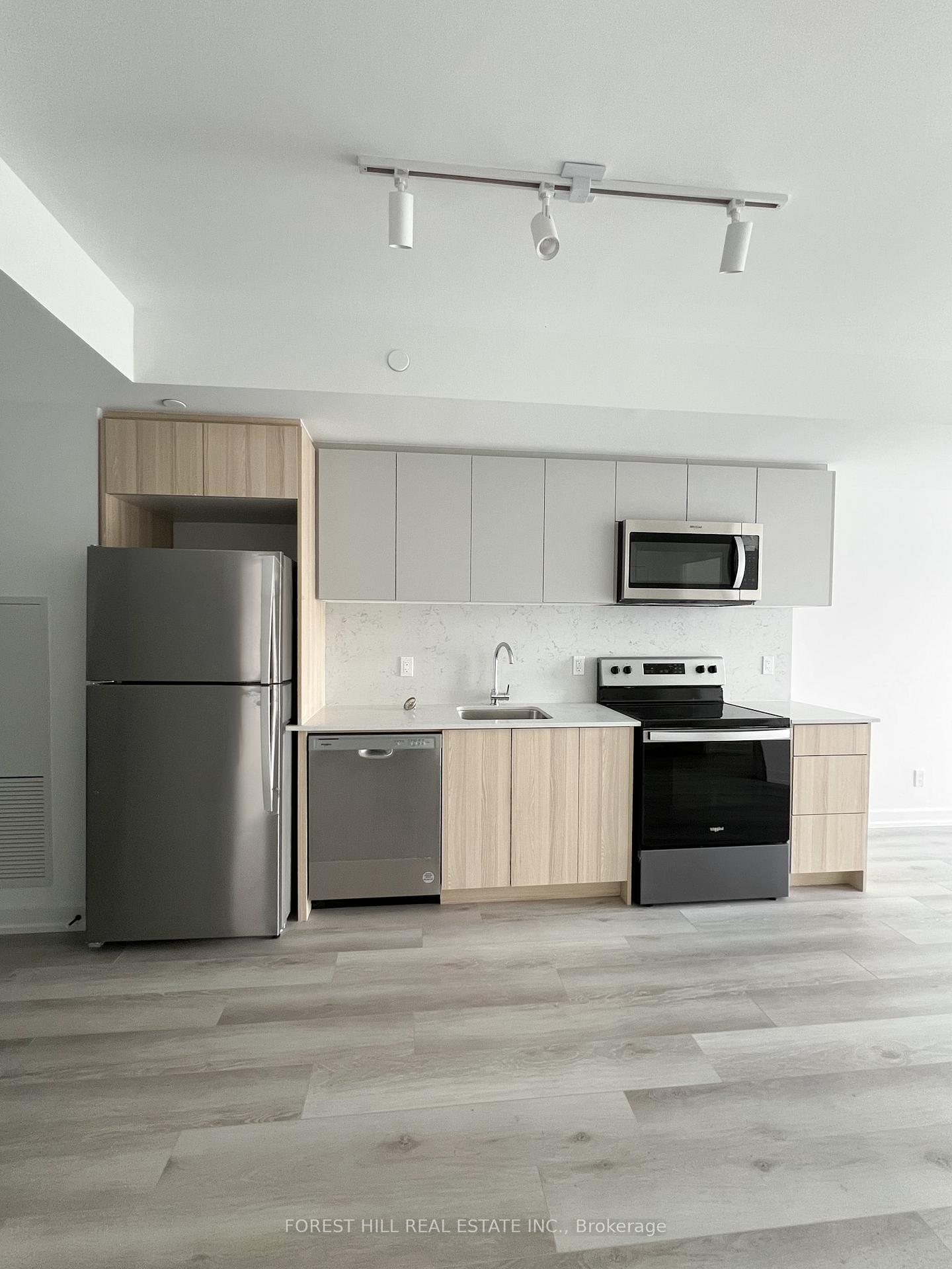 Photo 5 of Unit 606, 2000 Bathurst Street, Toronto, Humewood-Cedarvale — HOMEH