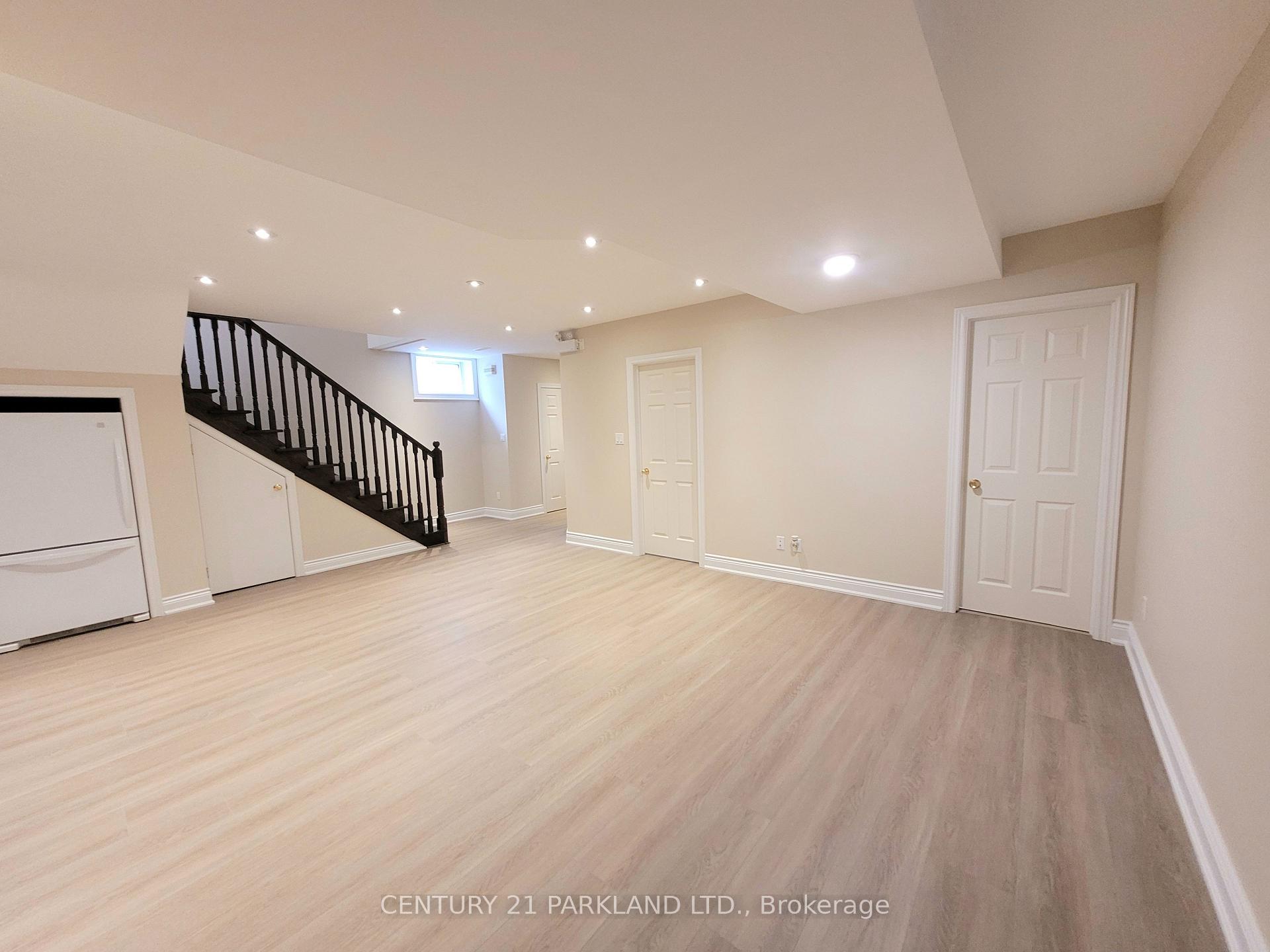 Photo 4 of 9 August Avenue, Scarborough, Oakridge — HOMEH