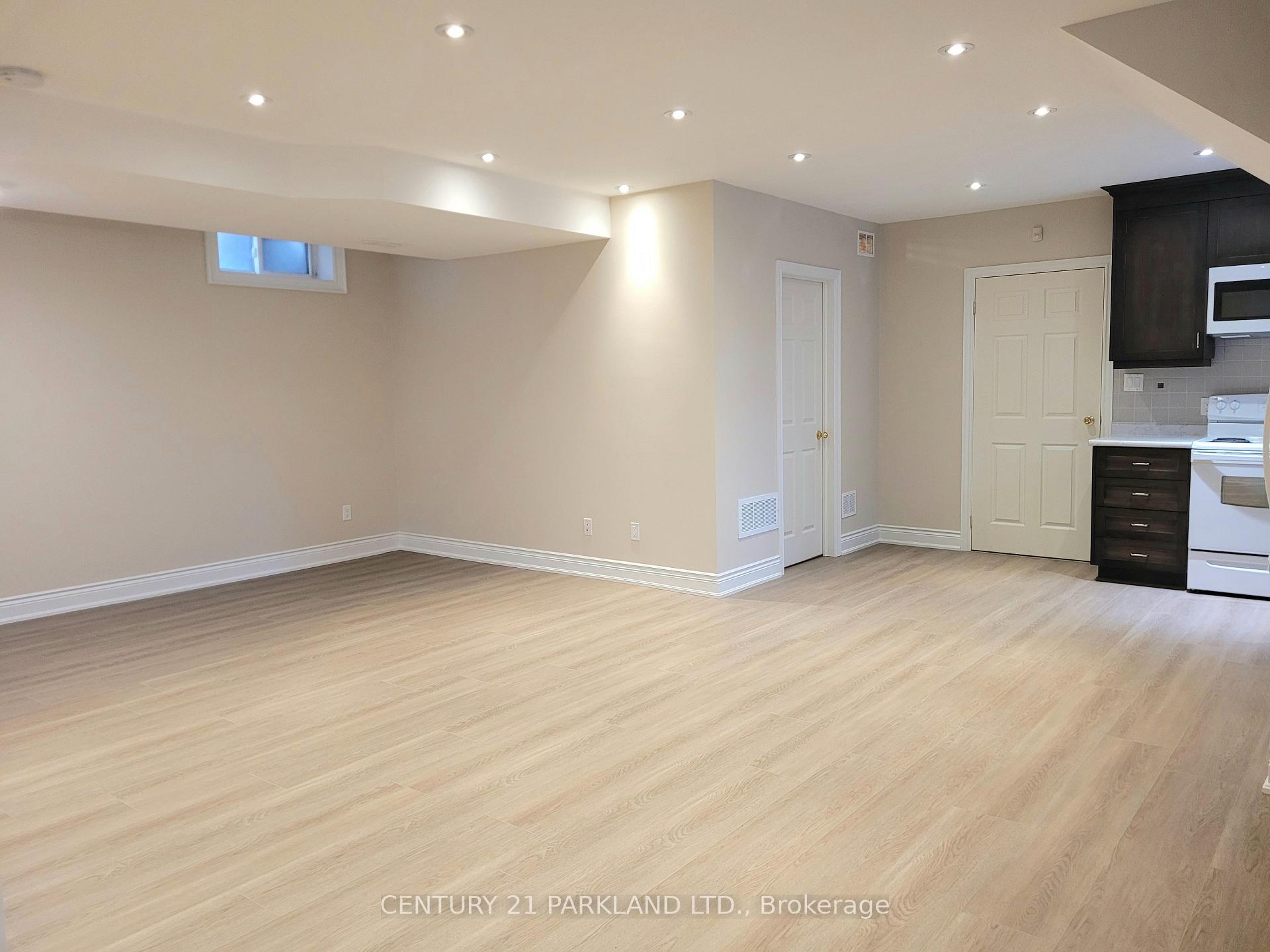 Photo 6 of 9 August Avenue, Scarborough, Oakridge — HOMEH