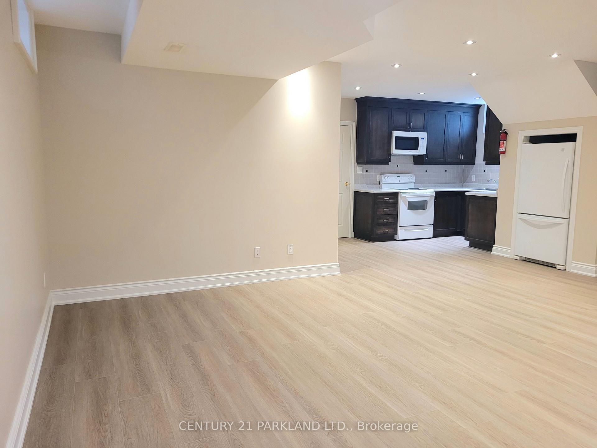 Photo 7 of 9 August Avenue, Scarborough, Oakridge — HOMEH