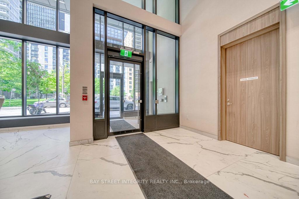 Photo 3 of Unit 3002, 65 Mutual Street, Toronto, Church-Yonge Corridor — HOMEH