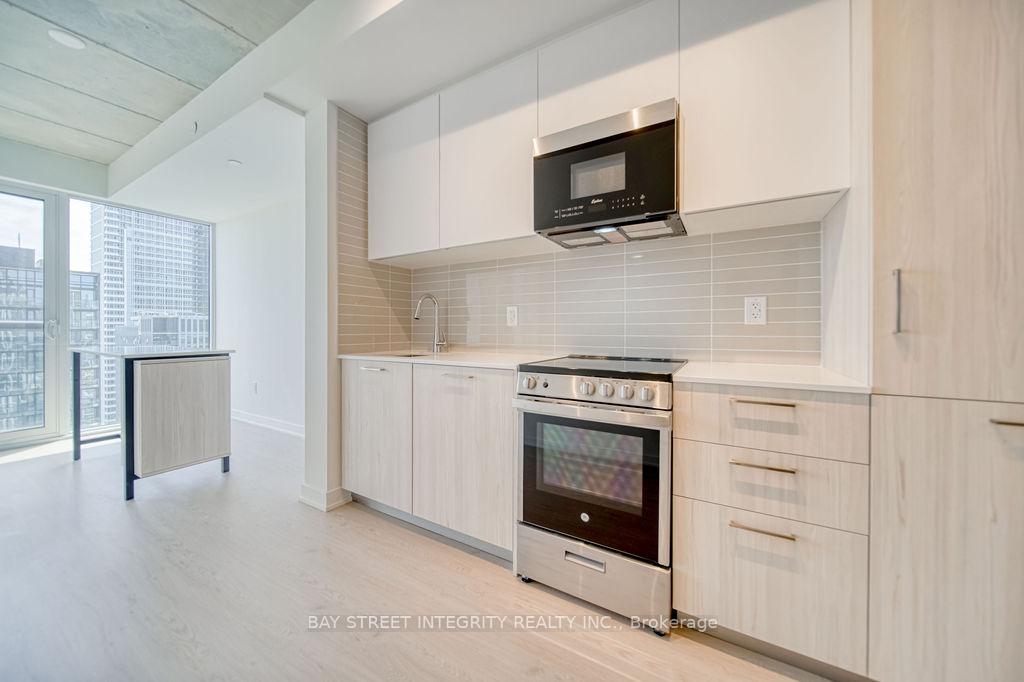 Photo 5 of Unit 3002, 65 Mutual Street, Toronto, Church-Yonge Corridor — HOMEH