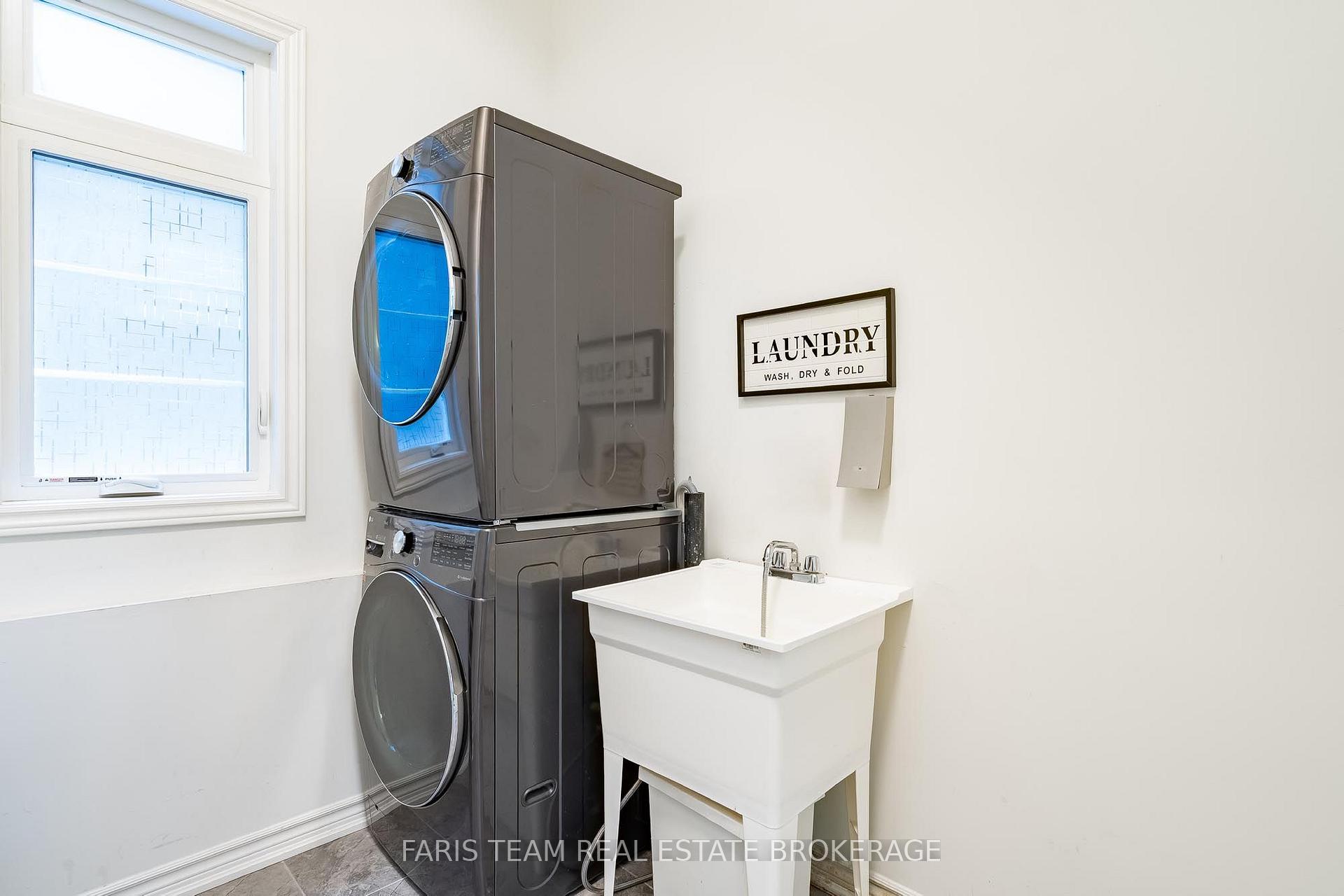 Photo 19 of 24 Sassafras Road, Springwater, Midhurst — HOMEH