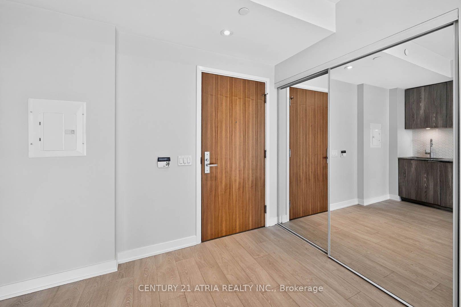Photo 5 of Unit 1108, 15 Queens Quay E, Toronto, Waterfront Communities — HOMEH