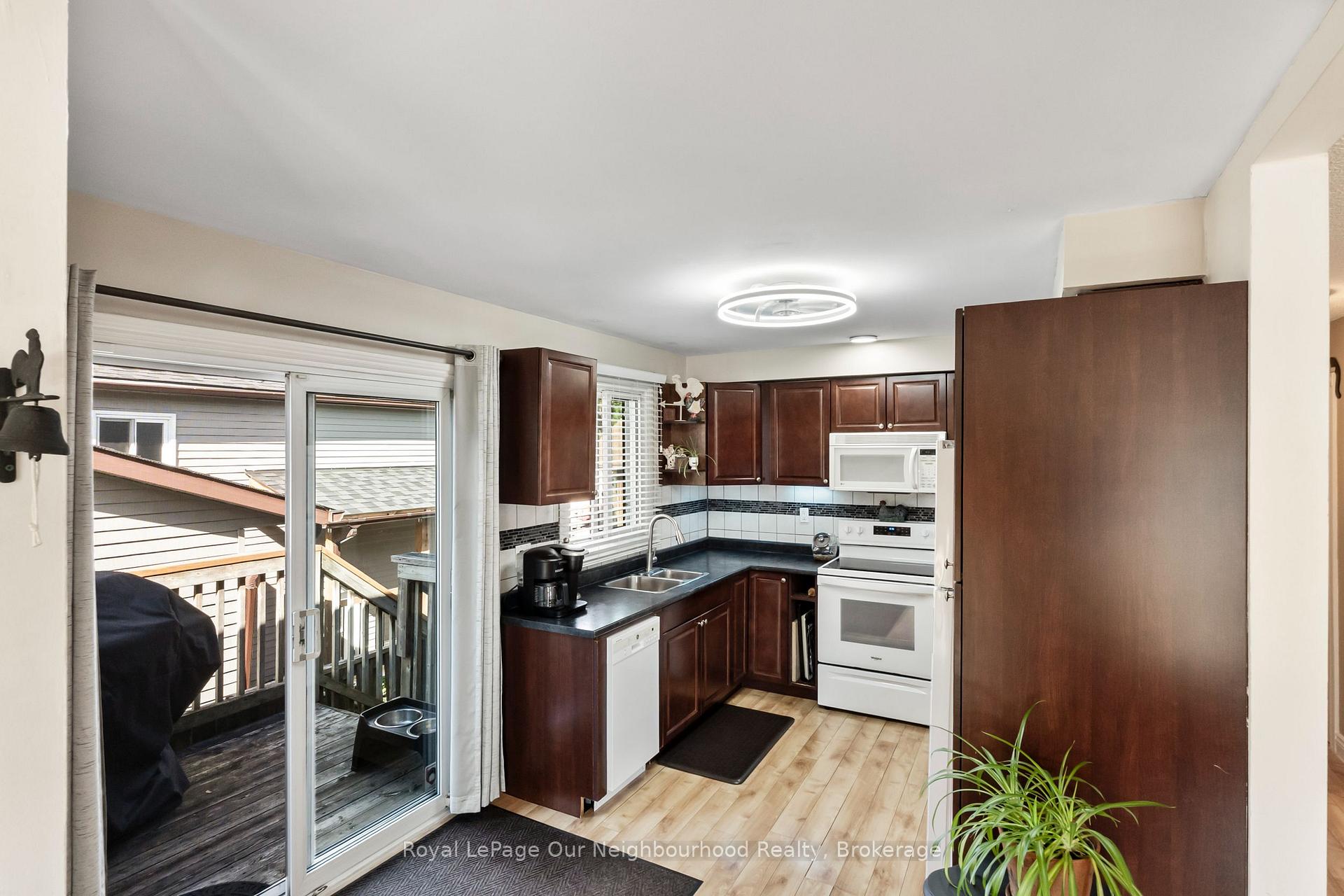 Photo 19 of 990 Renaissance Drive, Oshawa, Lakeview — HOMEH